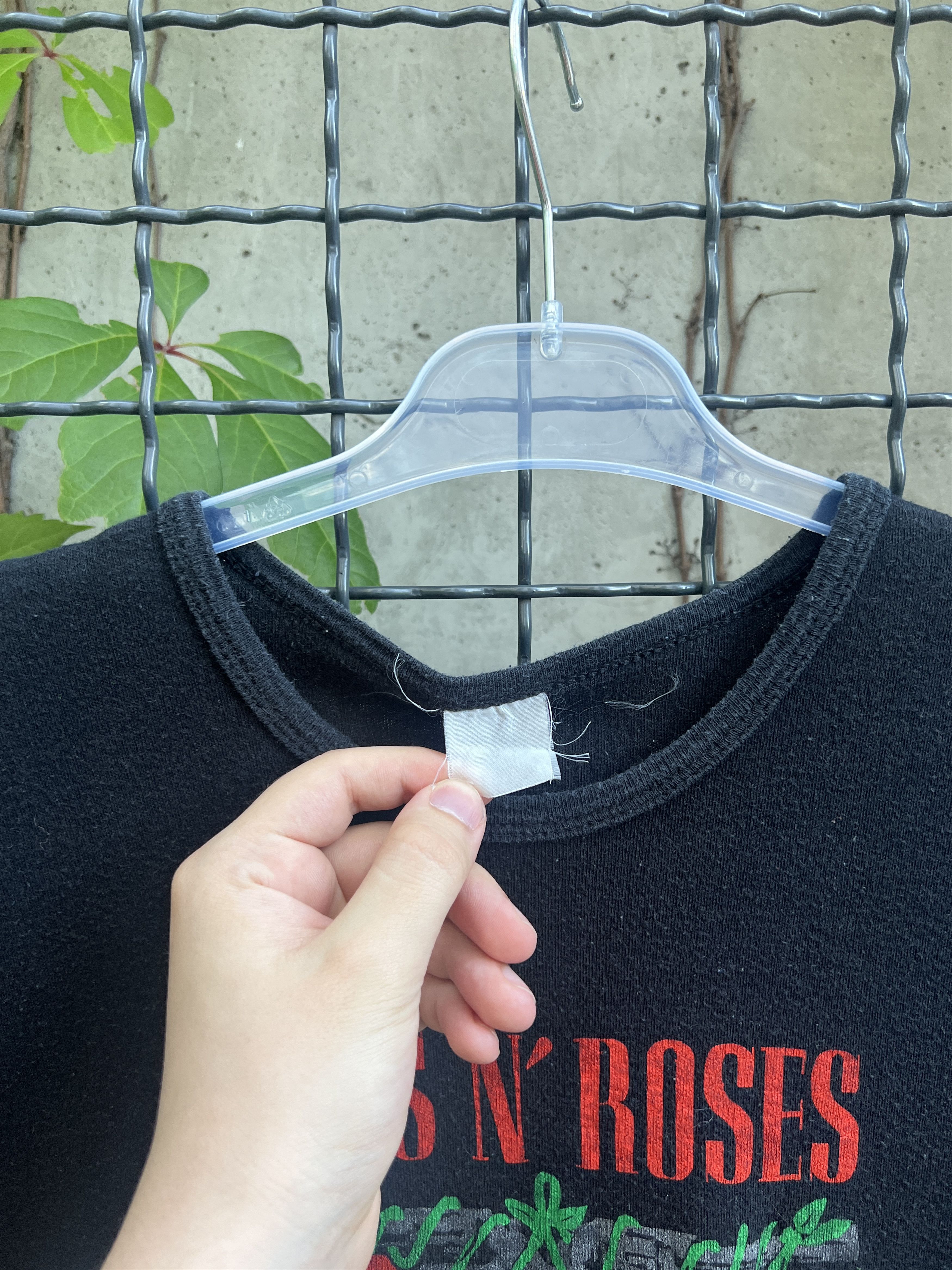 Band Tees Vintage 90s Guns N Roses Rock Band Tank Top Shirt Size US M / EU 48-50 / 2 - 2 Thumbnail