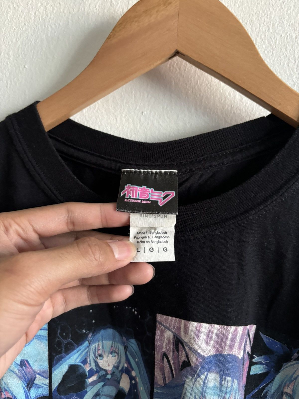 Anime Anime HATSUNE MIKE Mange T Shirt Rare Size US L / EU 52-54 / 3 - 5 Thumbnail