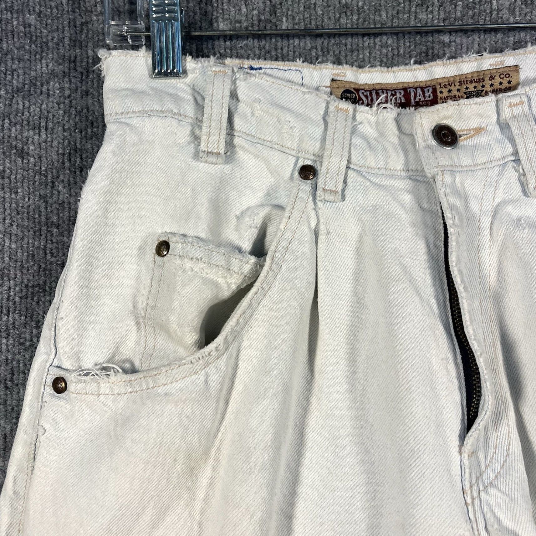 Levi's VINTAGE Levi's Silver Tab Jeans Adults 28x32 White Distressed Light Wash 90s Size US 28 / EU 44 - 7 Thumbnail