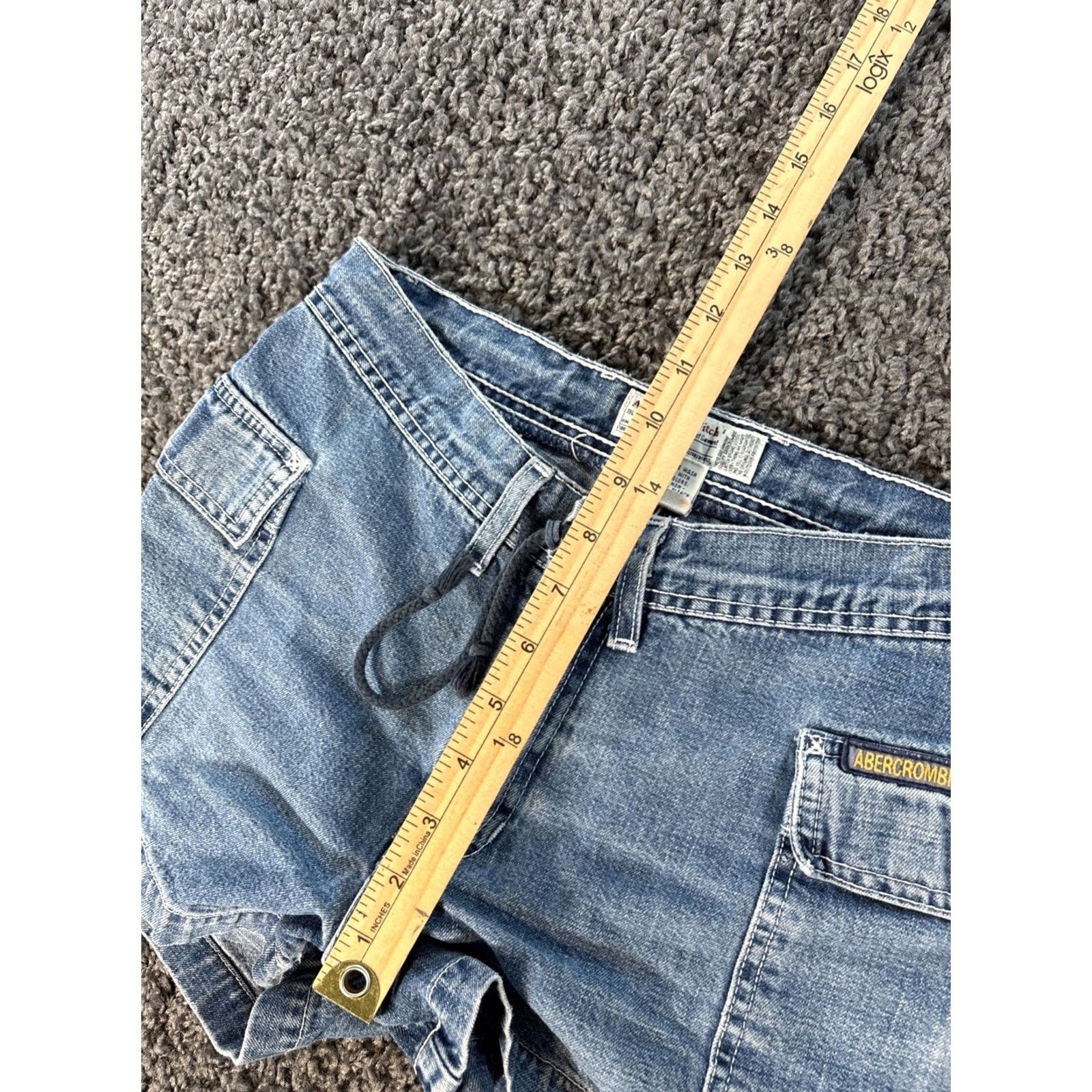 Abercrombie & Fitch VINTAGE Abercrombie Shorts Womens 28 Low Rise Light Wash Denim Cargo USA 28in Cotton Jeans Womens Size 28" / US 6 / IT 42 - 4 Thumbnail