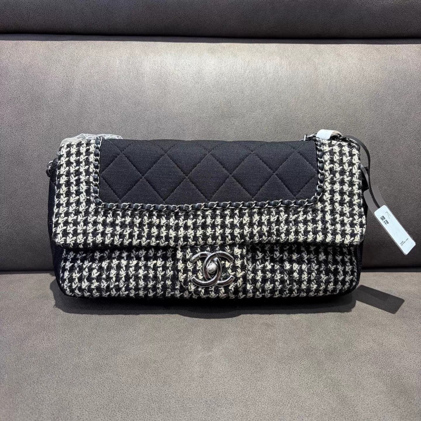 Chanel CHANEL CF Black Silver Tweed Houndstooth Chain Bag Size ONE SIZE - 1 Thumbnail