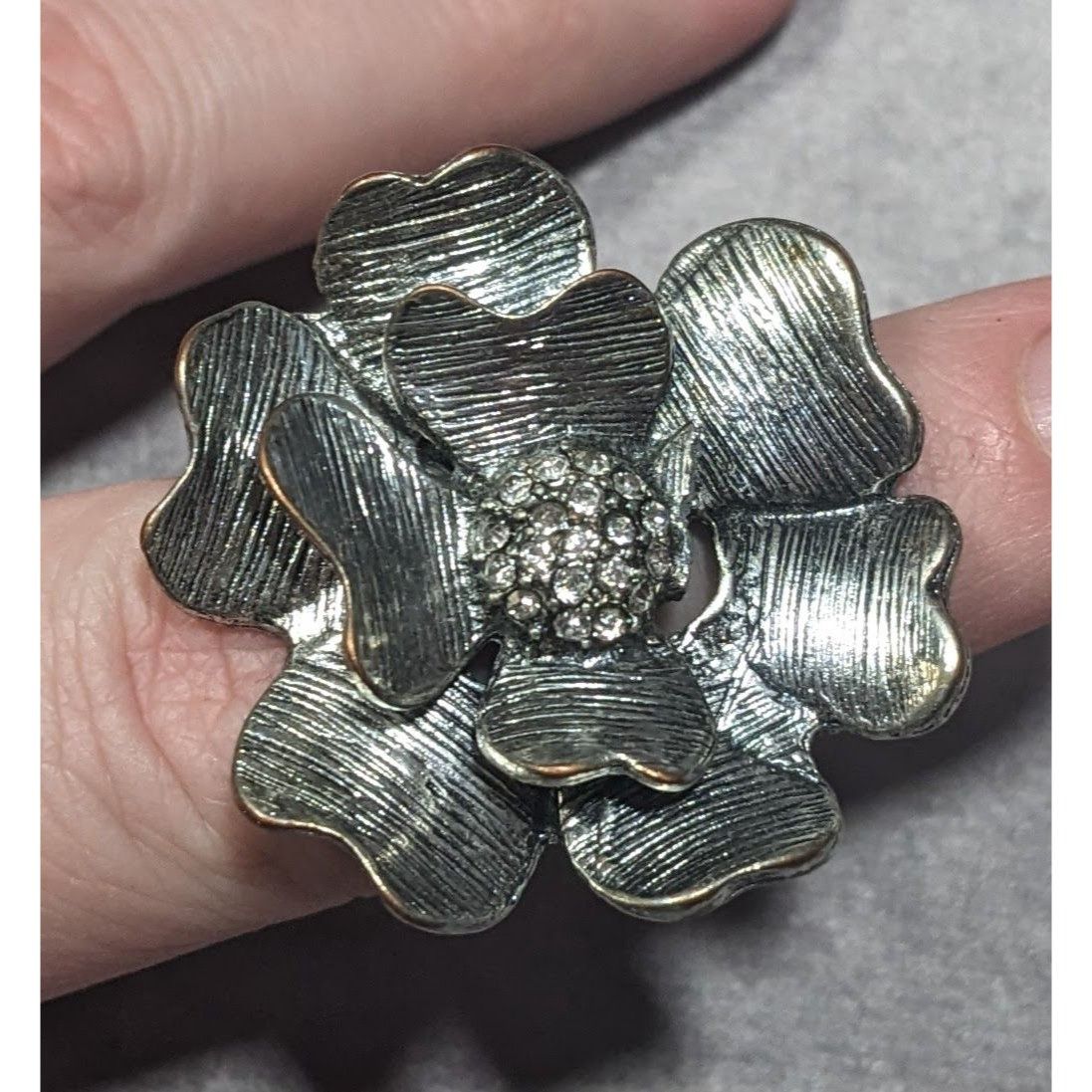 Other Metallic Floral Rhinestone Silver Tone Stretch Ring Size 5 Size ONE SIZE - 11 Thumbnail