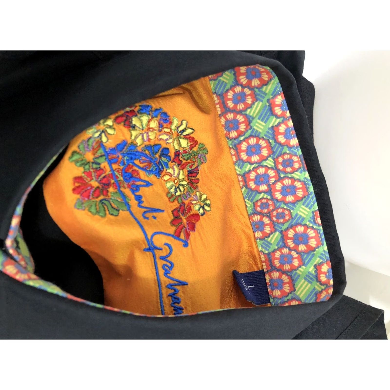 Robert Graham Robert Graham Embroidered Floral Silk Shirt L Button-Up Men Long Sleeve Black Silk Embroidered Floral Pattern Shirt Size US L / EU 52-54 / 3 - 6 Thumbnail