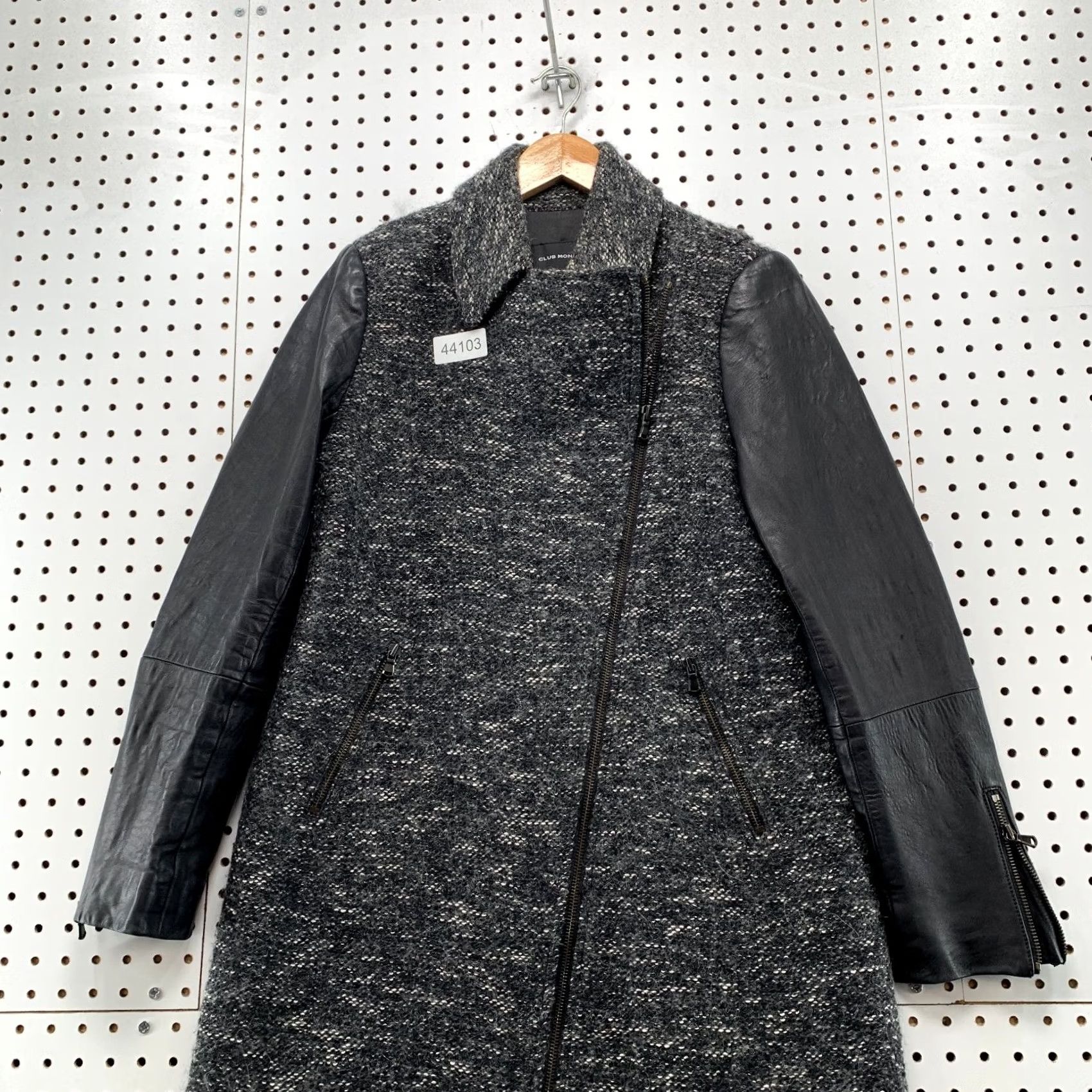 Club Monaco Club Monaco Wool Lamb Leather Sleeve Zip Coat Womens Medium Gray Alpaca Blend Coat Size M / US 6-8 / IT 42-44 - 2 Thumbnail