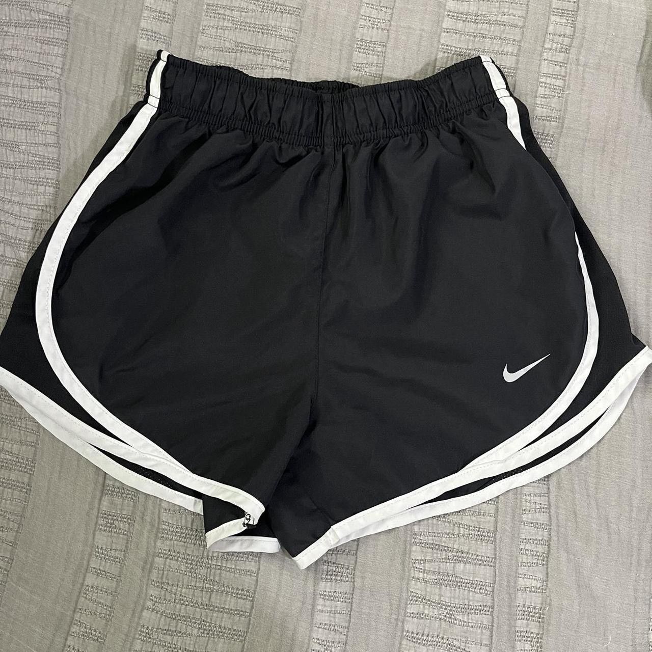 Nike Nike Dri-Fit Shorts Women’s XS Size 25" / US 0 / IT 36 - 1 Thumbnail