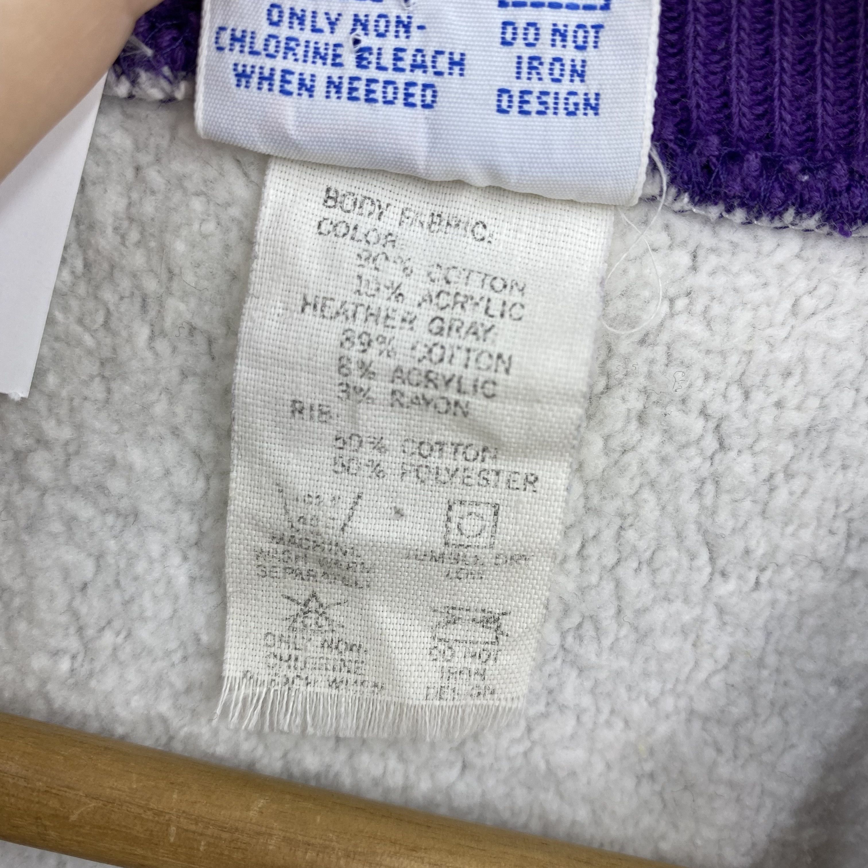 Champion Vintage 90s Champion Reverse Weave Sweater Spellout Pullover Size US L / EU 52-54 / 3 - 9 Thumbnail