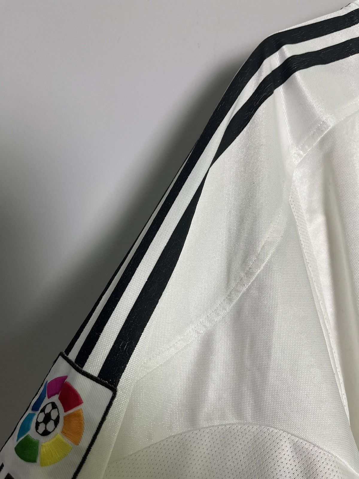 Adidas RARE REAL MADRID ADIDAS VINTAGE LONGSLEEVE SOCCER JERSEY Size US L / EU 52-54 / 3 - 10 Thumbnail