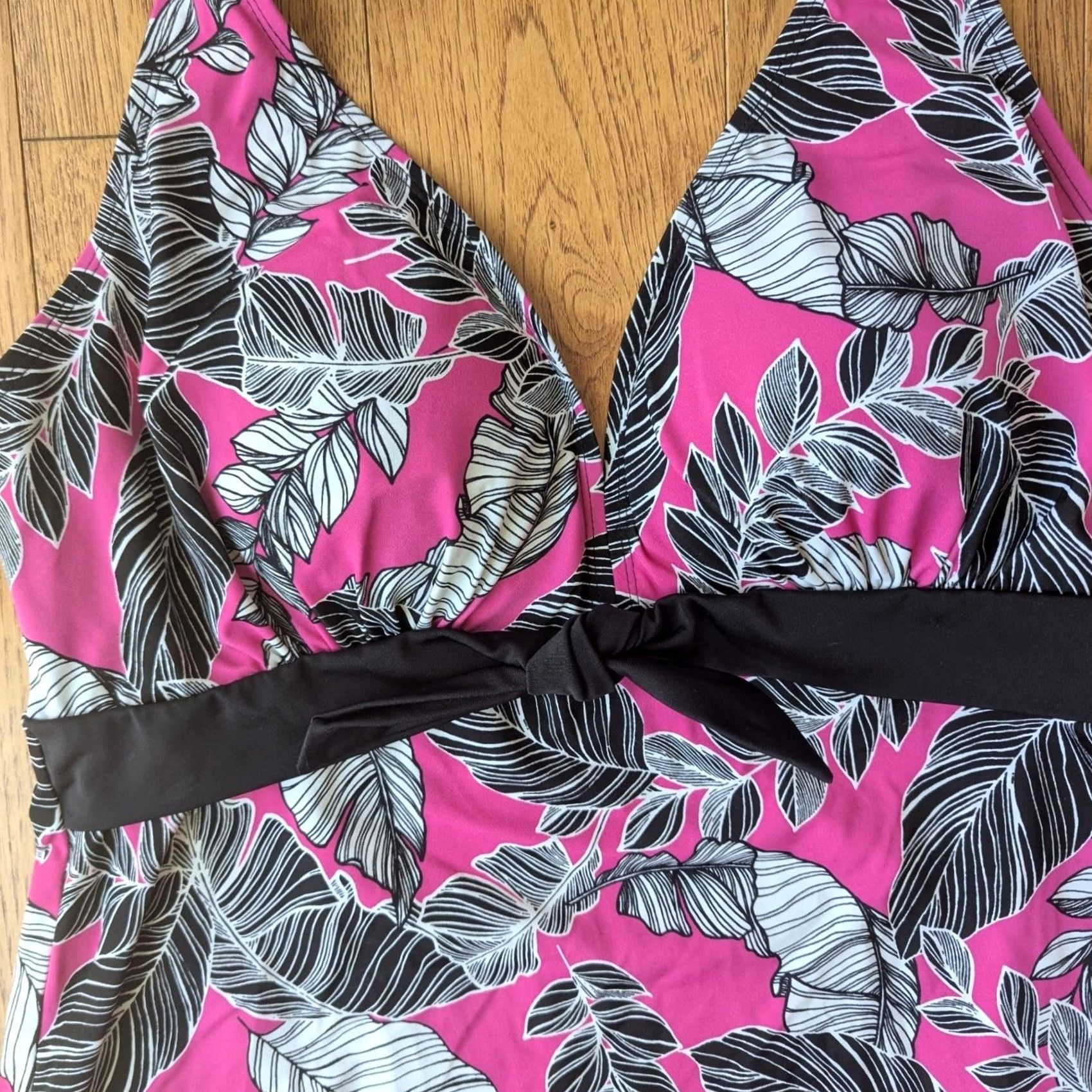 Vintage Swimsuits For All Tankini Top Pink Black White Tropical Leaf Halter Sz 18 NWT Size XXL / US 16-18 / IT 52-54 - 2 Thumbnail