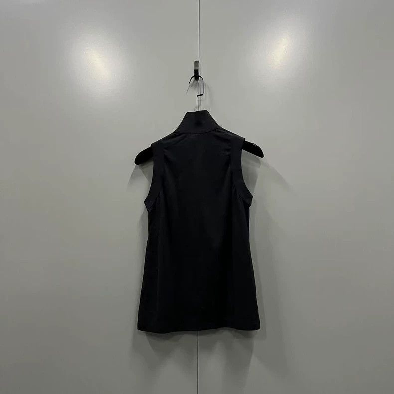 Louis Vuitton Louis Vuitton Black flocked logo vest Size US M / EU 48-50 / 2 - 3 Thumbnail