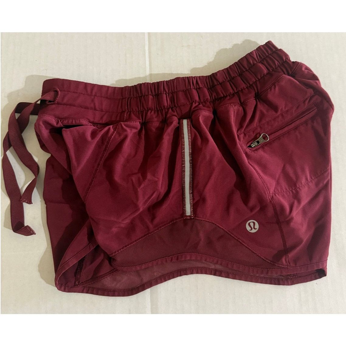 Lululemon Lululemon Hotty Hot Shorts Size 4 - Excellent Pre-Owned Size 27" / US 4 / IT 40 - 6 Thumbnail