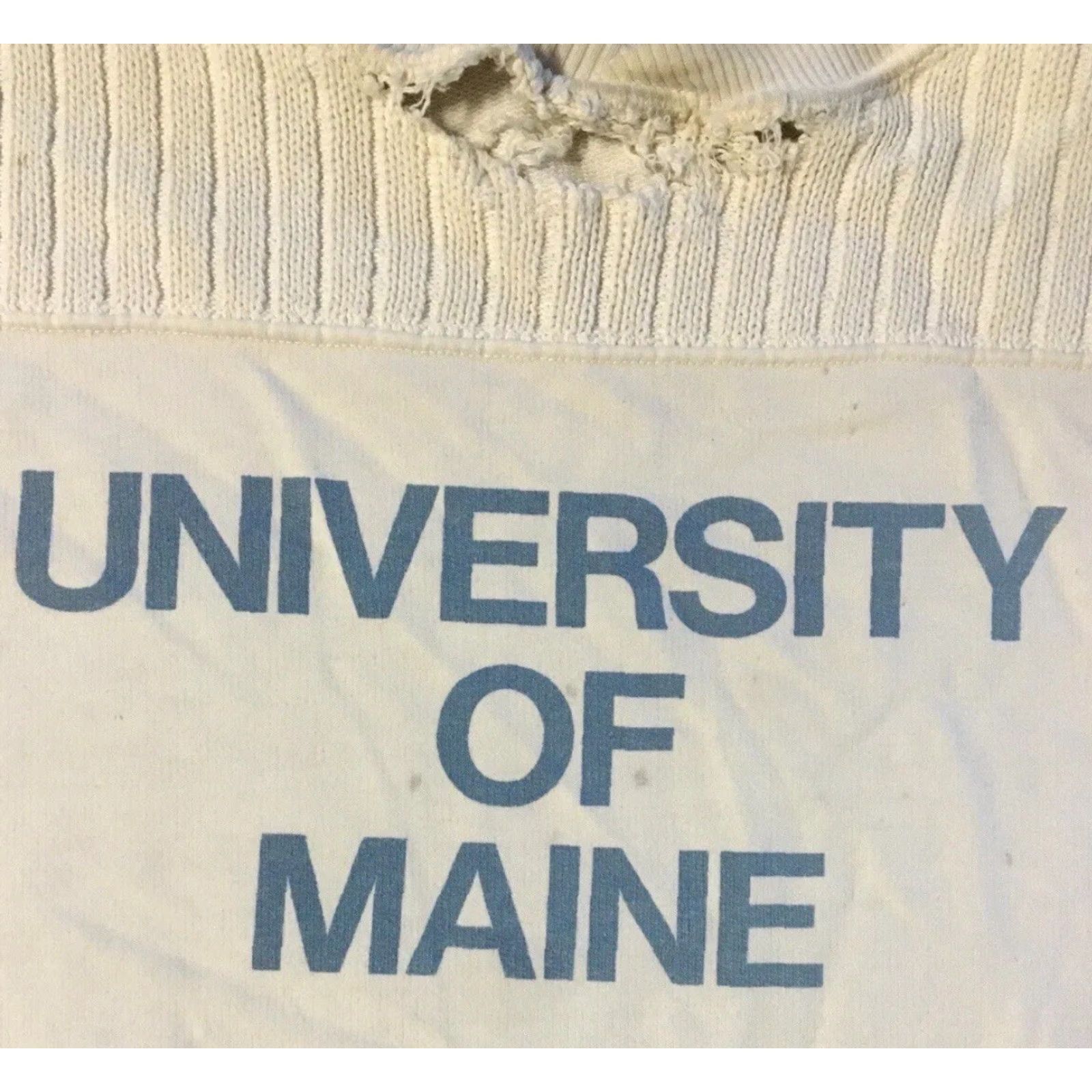 Vintage VINTAGE University Of Maine Thrashed Faded Sweatshirt S Hoodie Men Small White 60s 70s College Sports Track Retro 80s 90s Pullover Distressed Size US S / EU 44-46 / 1 - 3 Thumbnail