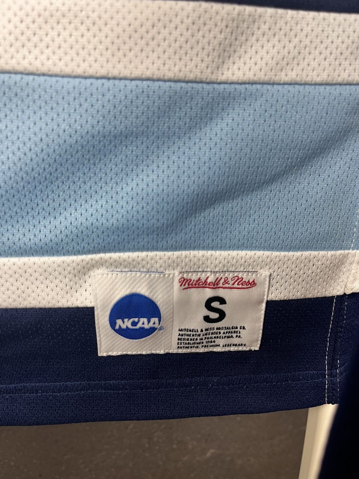 Mitchell & Ness North Carolina NCAA Mitchel Ness jersey hype hockey Size US S / EU 44-46 / 1 - 11 Thumbnail
