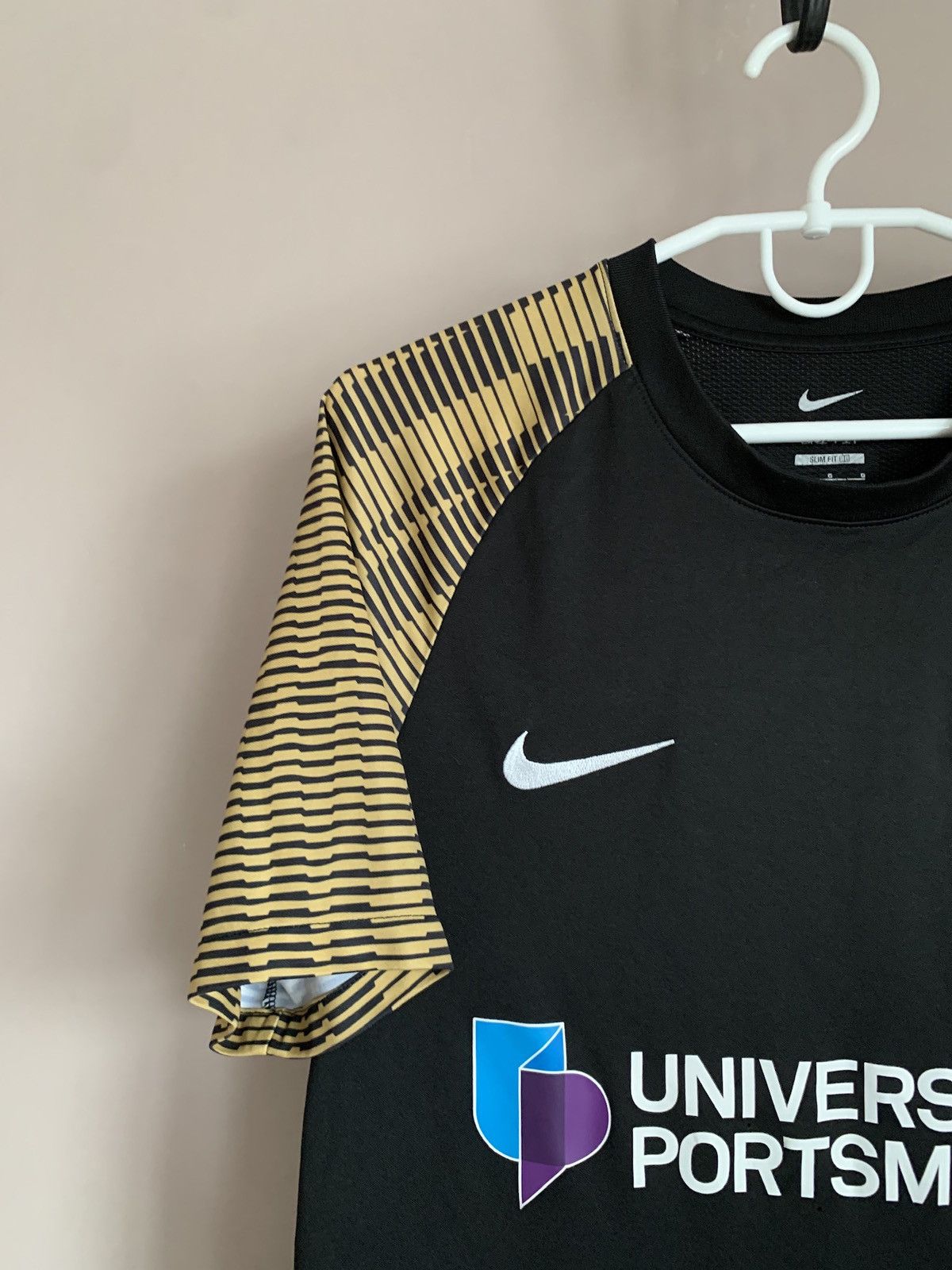 Nike Portsmouth Away Football Shirt Nike Soccer Jersey Size L Size US L / EU 52-54 / 3 - 3 Thumbnail