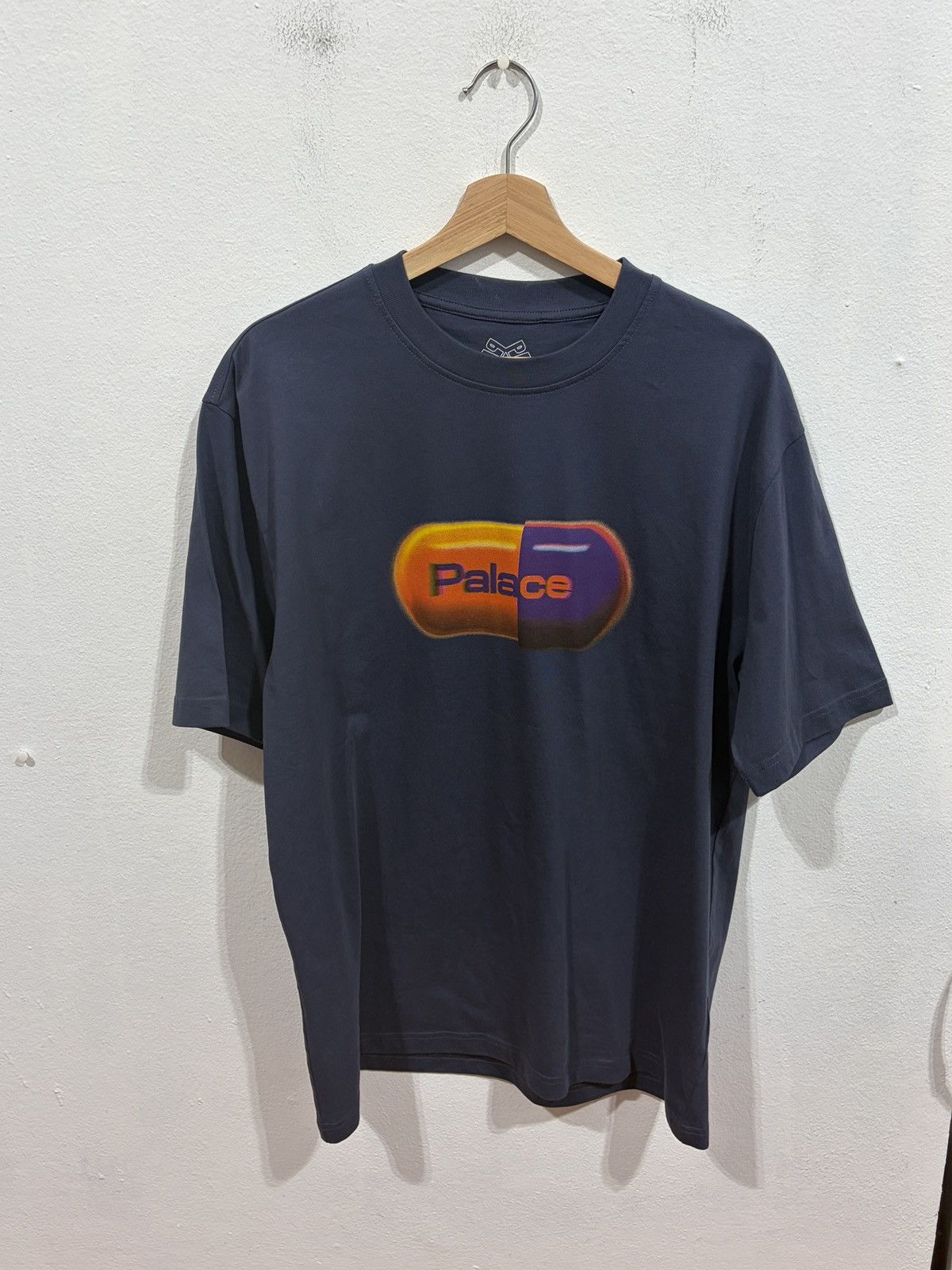 Palace Palace Pill Navy Tee Size US L / EU 52-54 / 3 - 1 Thumbnail