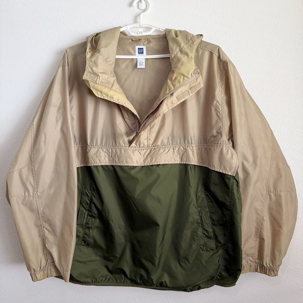 Gap Gap Hooded Windbreaker Jacket Mens XL Cream Olive Pullover Size US XL / EU 56 / 4 - 1 Thumbnail