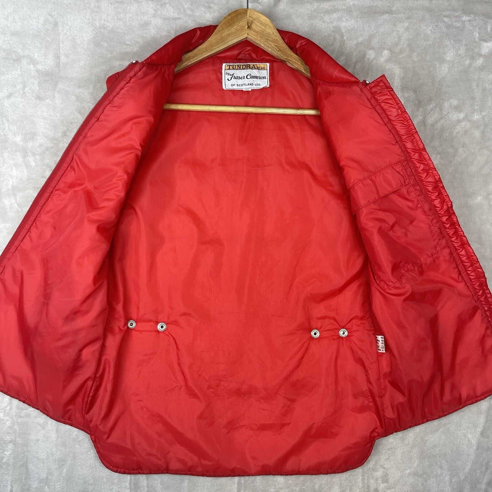 Other Vtg Fraser Cameron Of Scotland Tundrawear Red Puffer Vest Size XS / US 0-2 / IT 36-38 - 9 Thumbnail