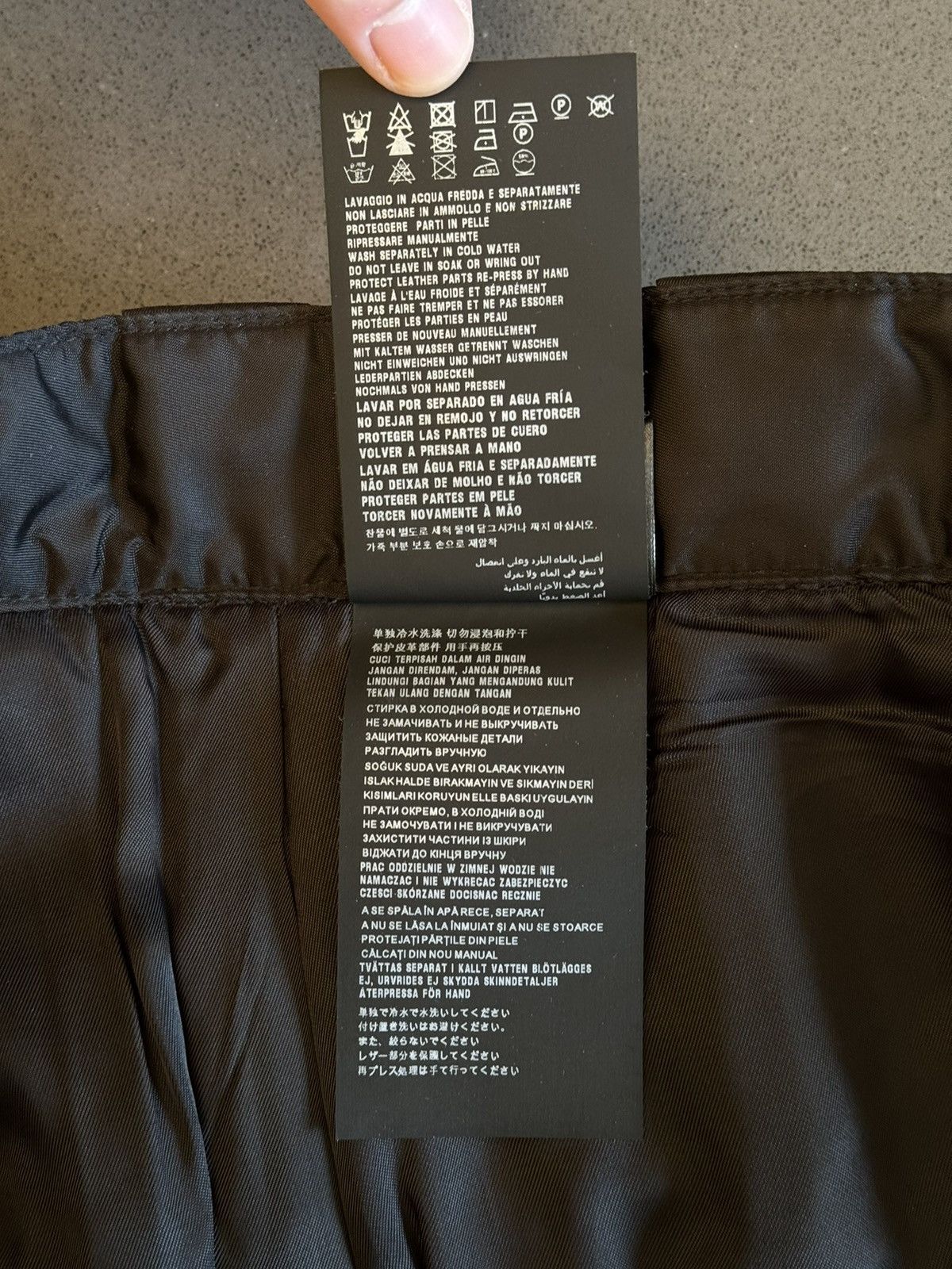 Prada PRADA re-nylon black padded SHORTS FW18 Size US 30 / EU 46 - 13 Thumbnail