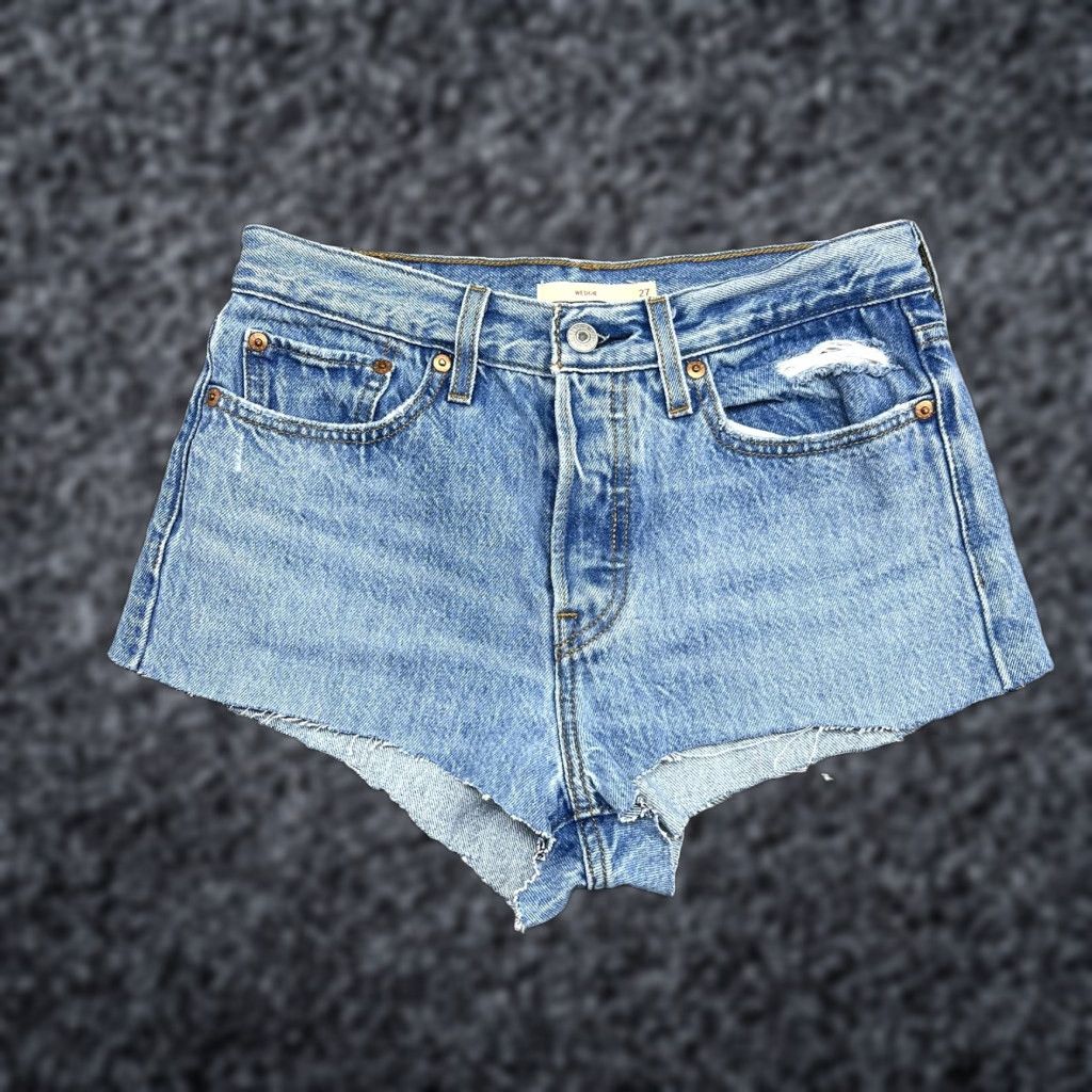Levi's Levi's Wedgie Shorts Womens 27 Blue Distressed Cut-Off High Rise Button Fly Denim 5-Pocket Womens Jeans Shorts Blue Distressed 27 Mens? Women Size 27" / US 4 / IT 40 - 1 Thumbnail