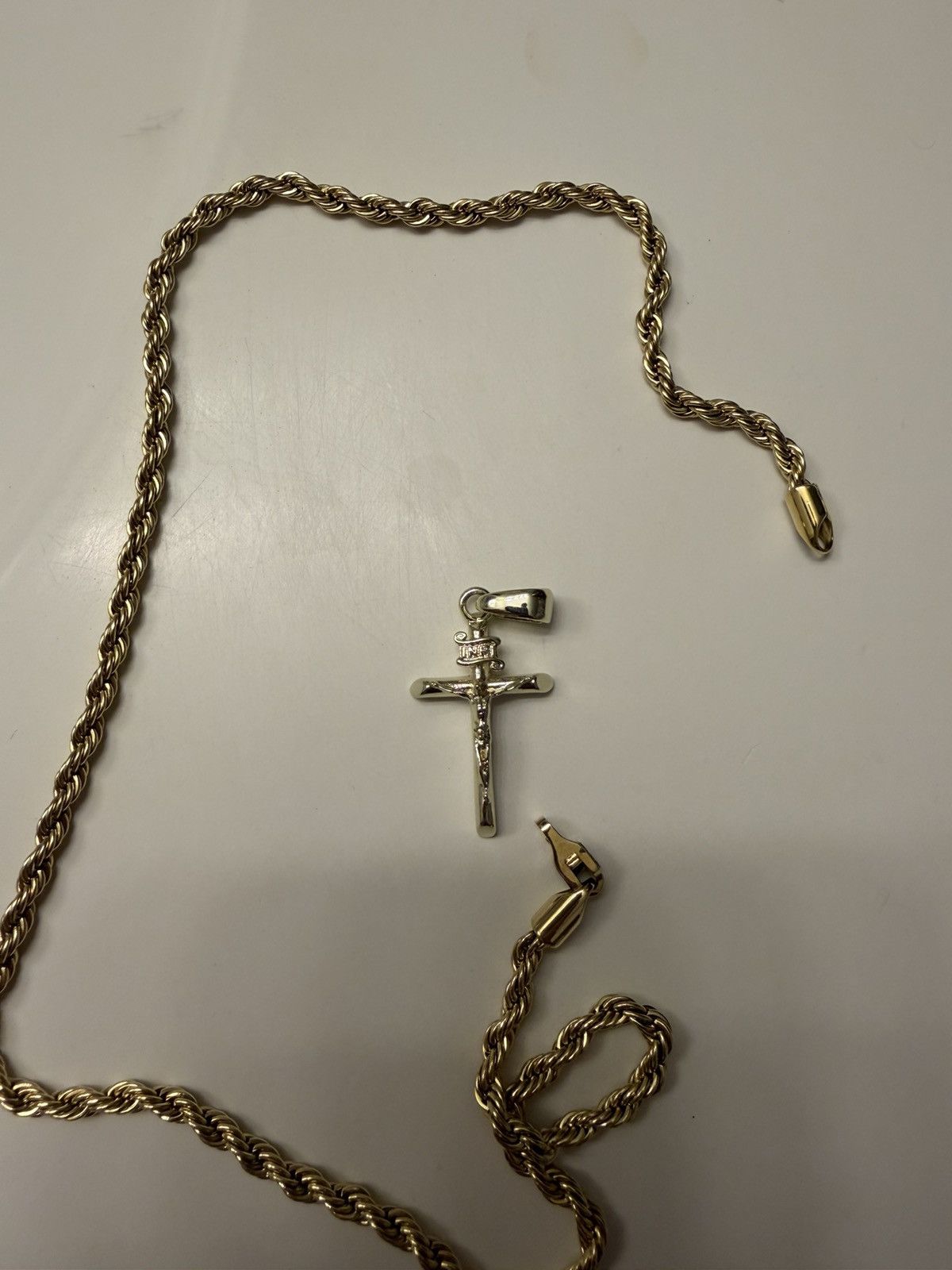 Other 18” Gold Rope Chain w/ Cross Size ONE SIZE - 3 Thumbnail