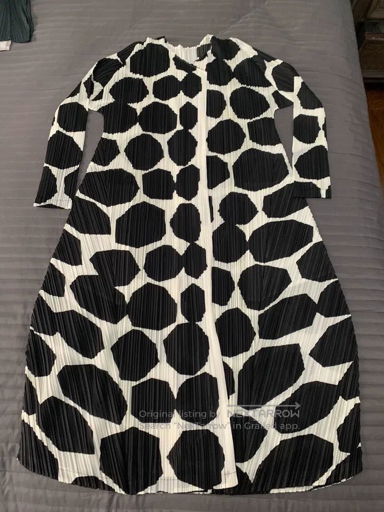 Issey Miyake Issey Miyake Limited-Edition Cow Print Cardigan Size XL / US 12-14 / IT 48-50 - 3 Thumbnail