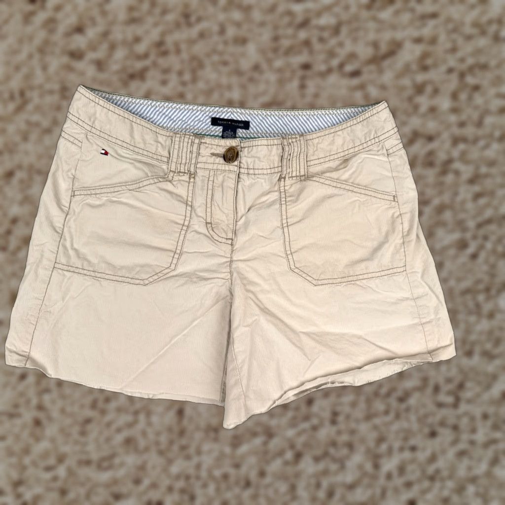 Tommy Hilfiger Tommy Hilfiger Shorts Women's Regular Beige 30x6 Pocket Chino Cutoff Low Rise 6 in 4 Brand: Tommy Hilfiger Womens Summer 90s American Sports Style Size 27" / US 4 / IT 40 - 1 Thumbnail