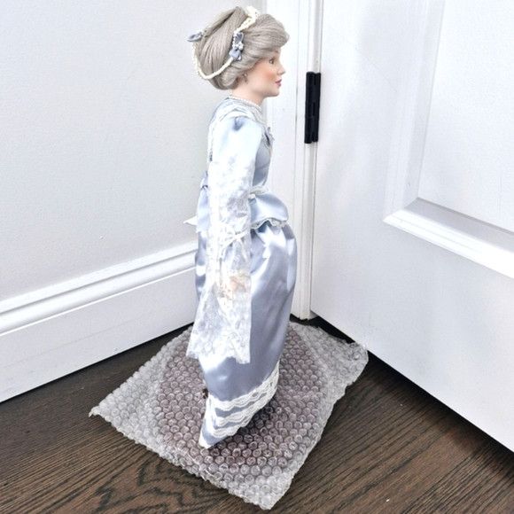 Vintage Danbury Mint Wedding Day Final Touches MOTHER Porcelain Doll Size ONE SIZE - 5 Thumbnail