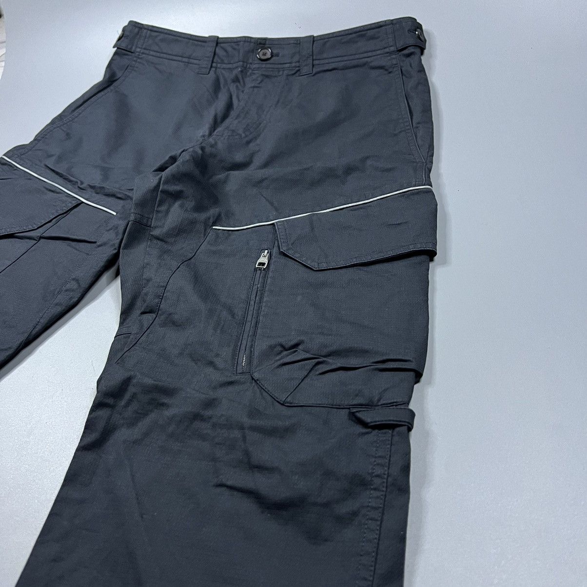 Louis Vuitton Louis Vuitton Virgil Abloh SS19 Black Cargo Pants Reflective Size US 31 - 4 Thumbnail
