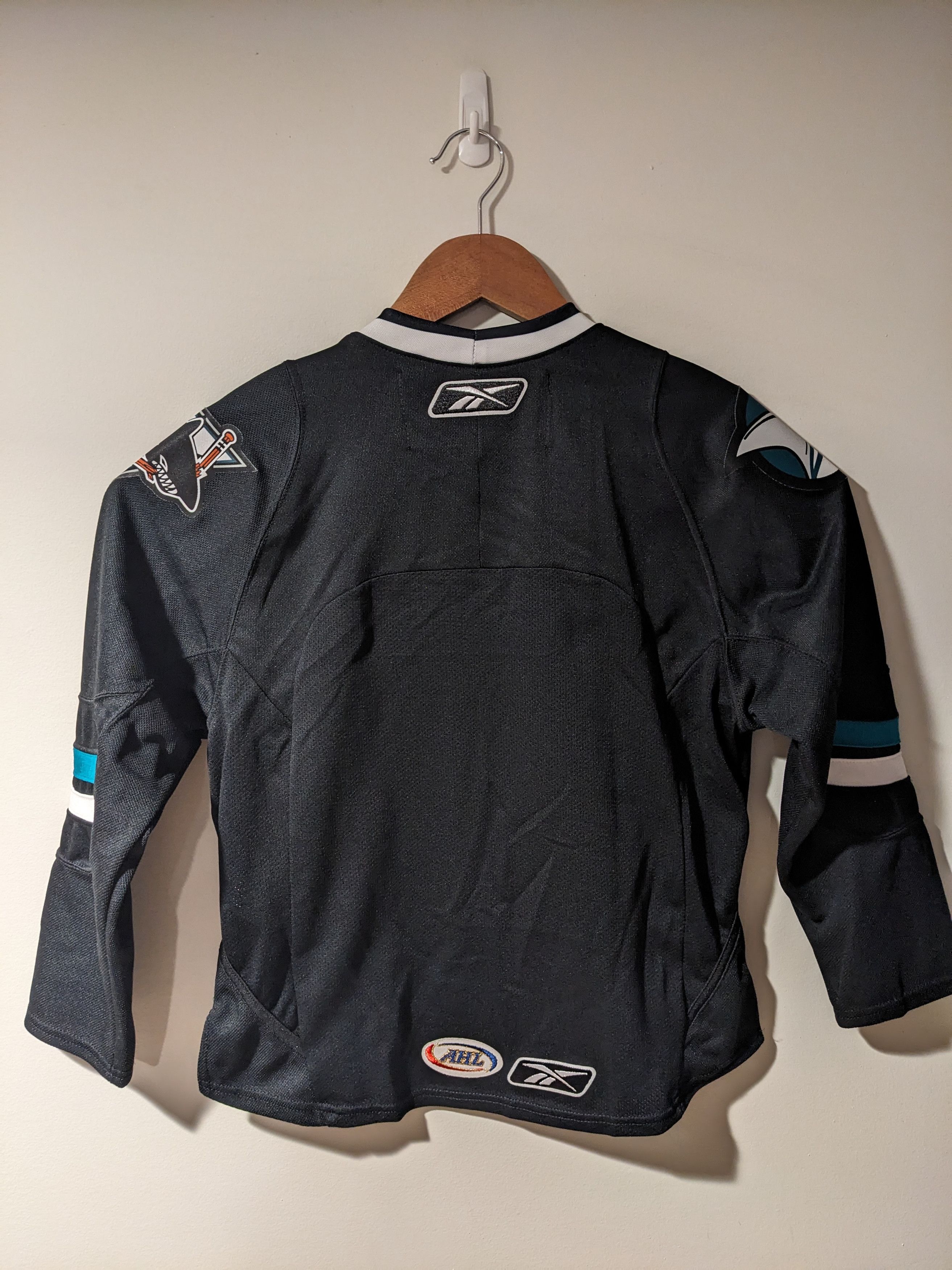Ccm × NHL × Vintage Vintage 90s Worcester Sharks CCM Youth Small Hockey Jersey Size US S / EU 44-46 / 1 - 7 Thumbnail