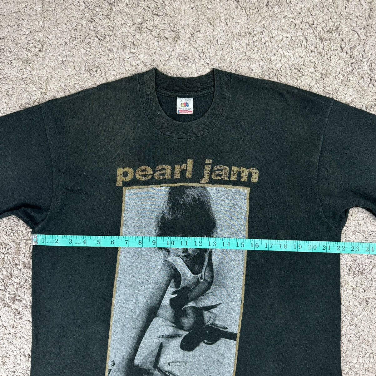 Band Tees Vintage 1992 Pearl Jam "Choices crayons over guns" T-shirt Size US L / EU 52-54 / 3 - 16 Thumbnail