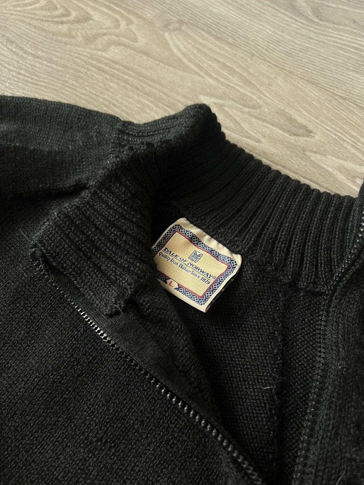 Dale Of Norway ‼️Vintage Dale of Norway 100% Wool Fire Emblem Lampo Sweater‼️ Size US M / EU 48-50 / 2 - 10 Thumbnail