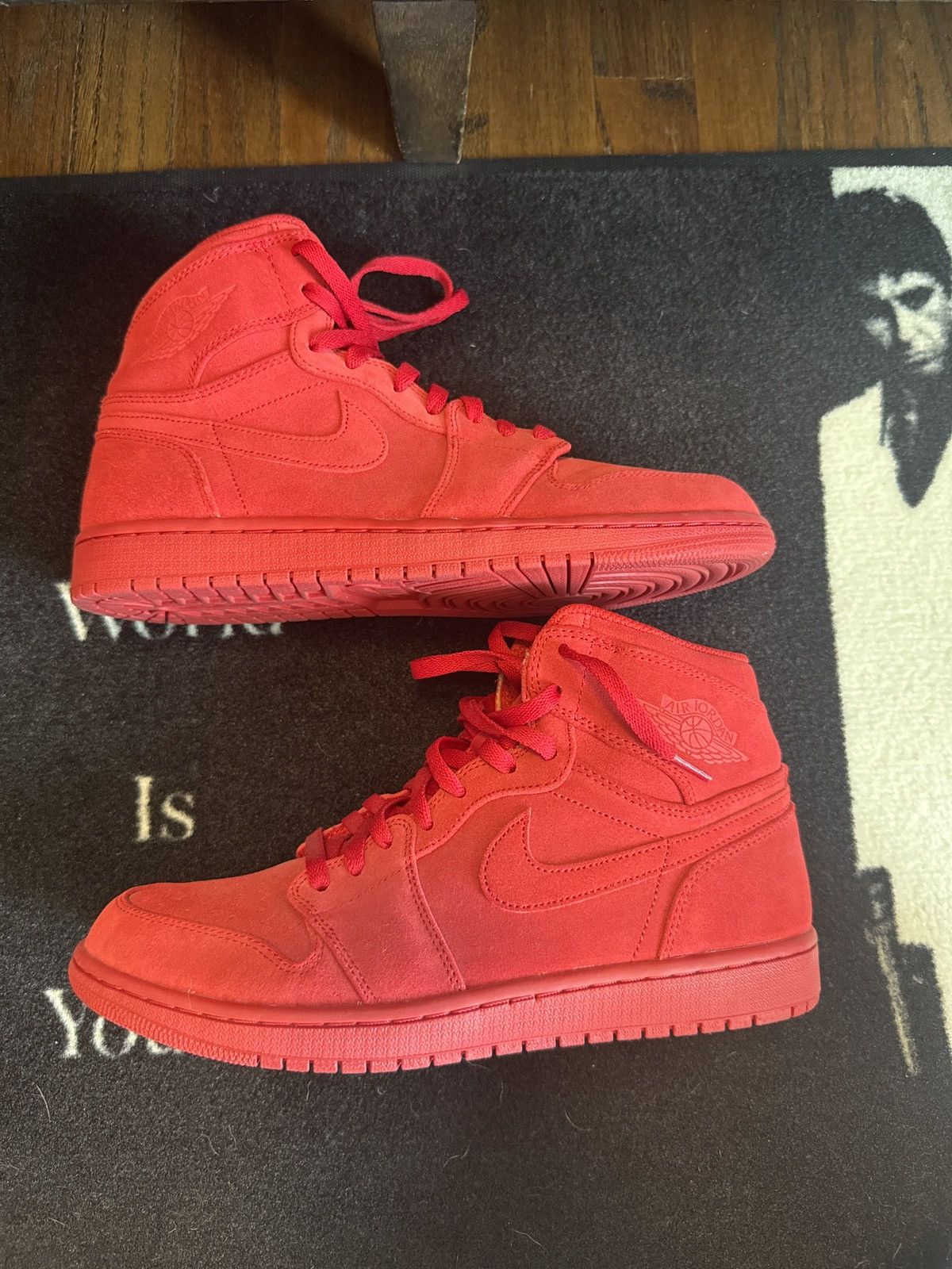 Nike Air Jordan 1 Retro High Red Suede Size US 11 / EU 44 - 9 Thumbnail