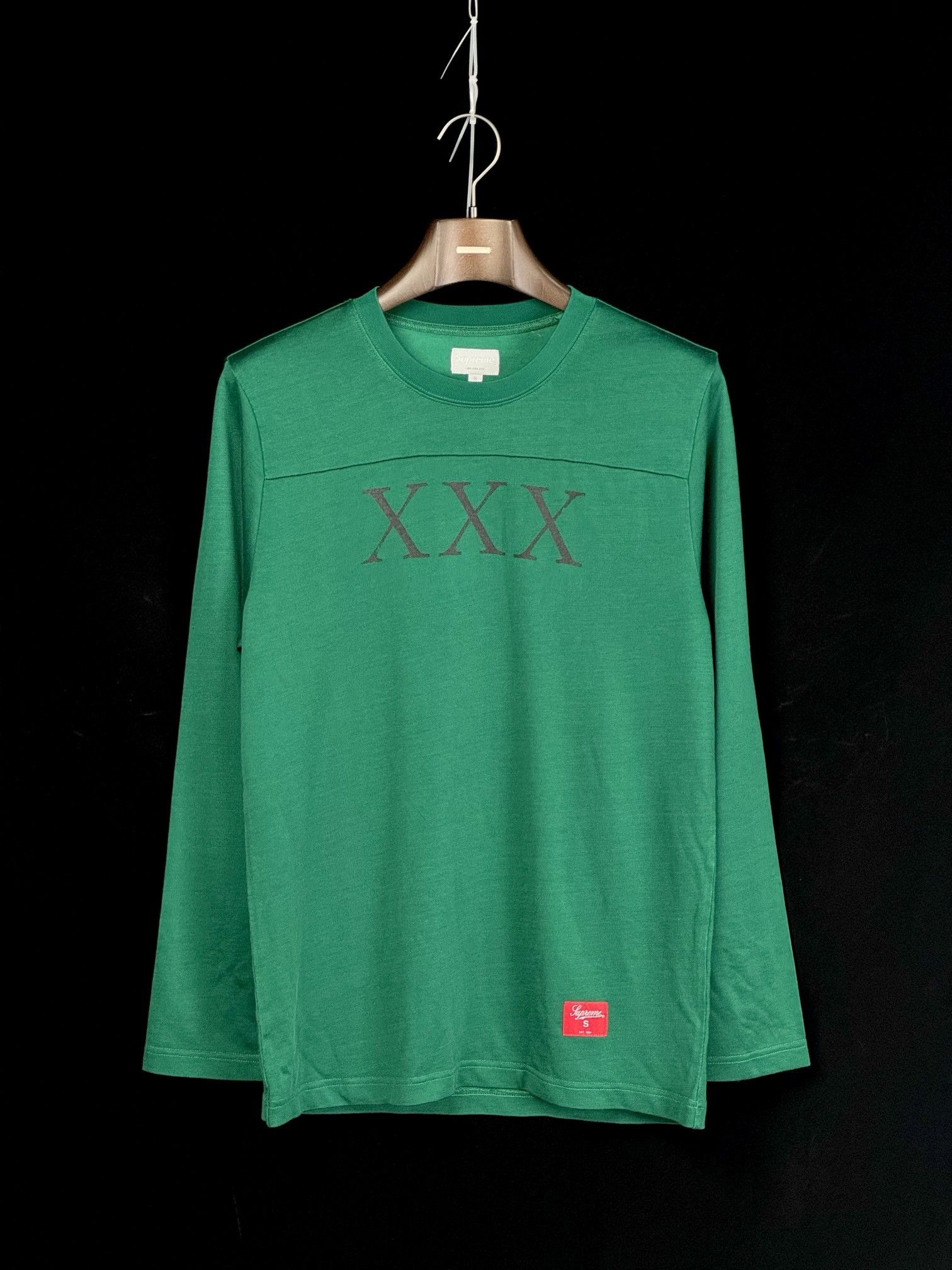 Supreme UNWORN* Supreme XXX Football Top 'KNOWLEDGE REIGNS SUPREME' Size US S / EU 44-46 / 1 - 4 Thumbnail