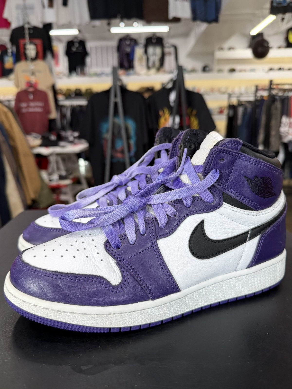 Jordan Brand Air Jordan 1 Court Purple Size 5.5Y (2020) Size US 5.5 / EU 38 - 1 Thumbnail