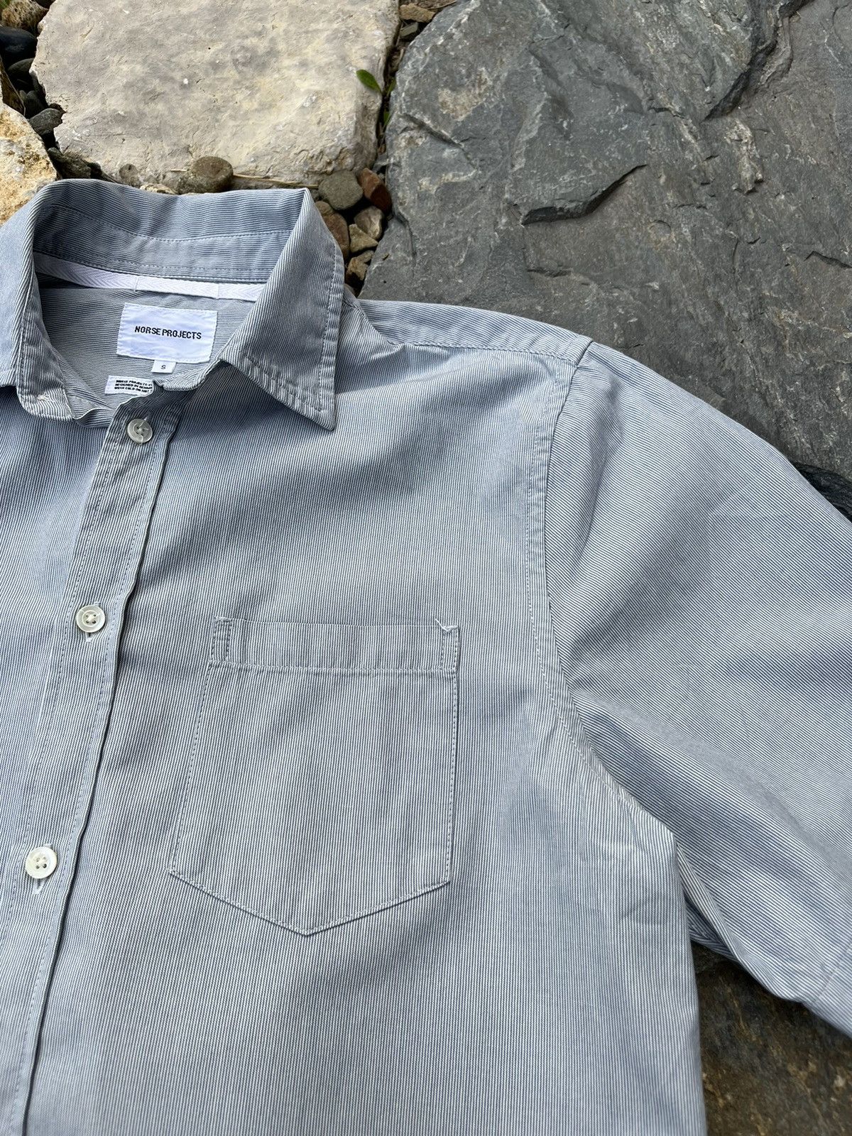 Norse Projects Norse Projects osvald micro stripe ss cotton pocket shirt Size US S / EU 44-46 / 1 - 7 Thumbnail