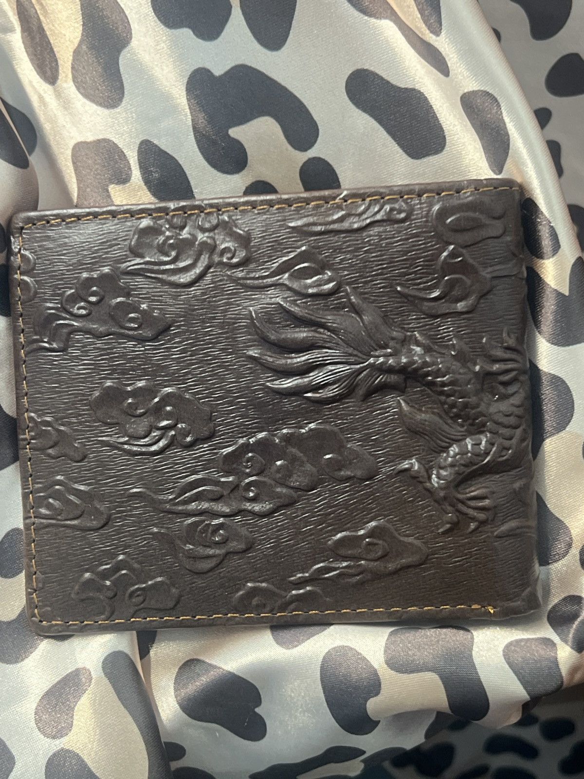 Shanghai Tang Dragon Wallet Size ONE SIZE - 1 Thumbnail