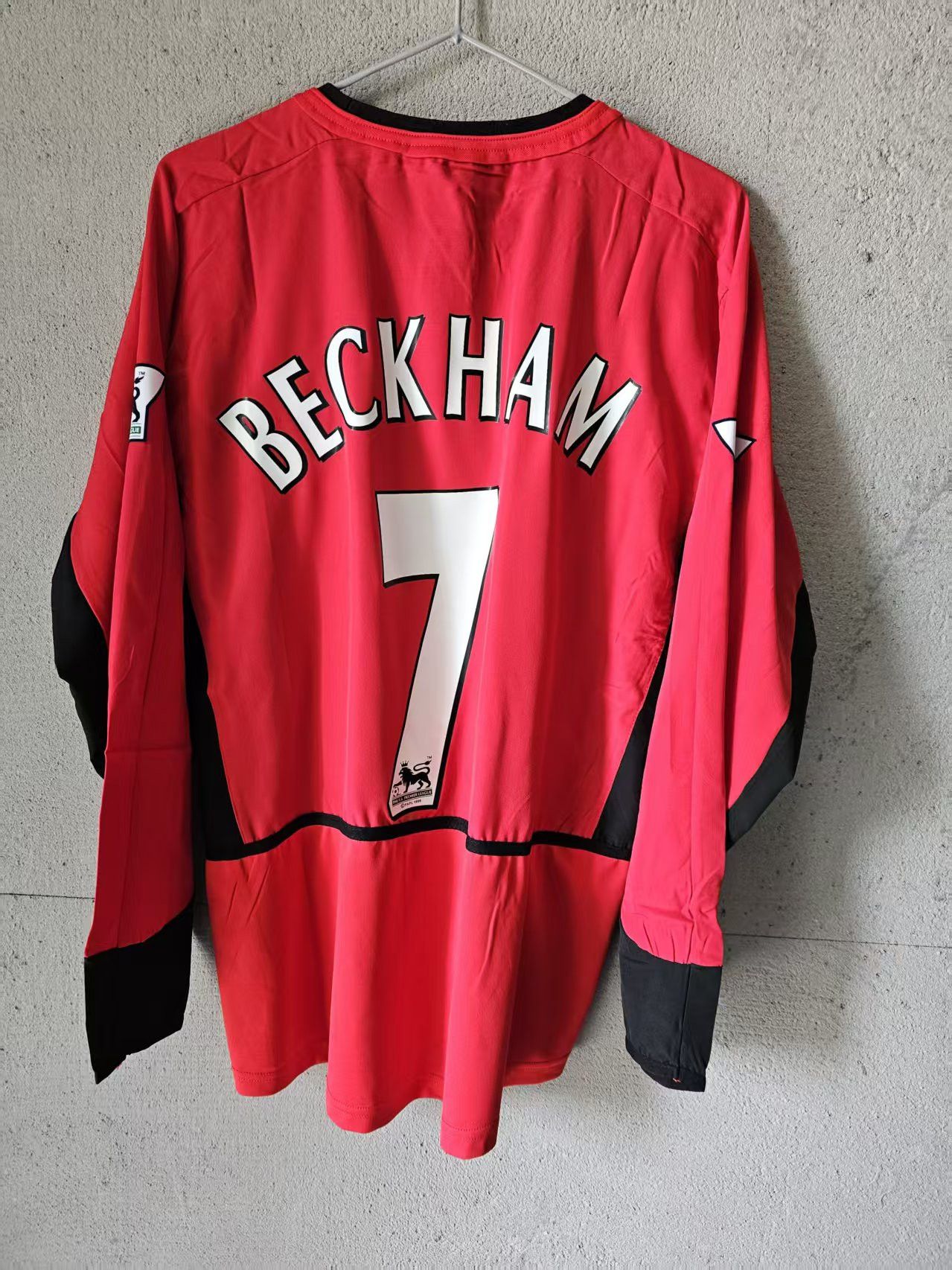 Other 2002 2004 MUFC 7 David Beckham Jersey Size US L / EU 52-54 / 3 - 1 Thumbnail