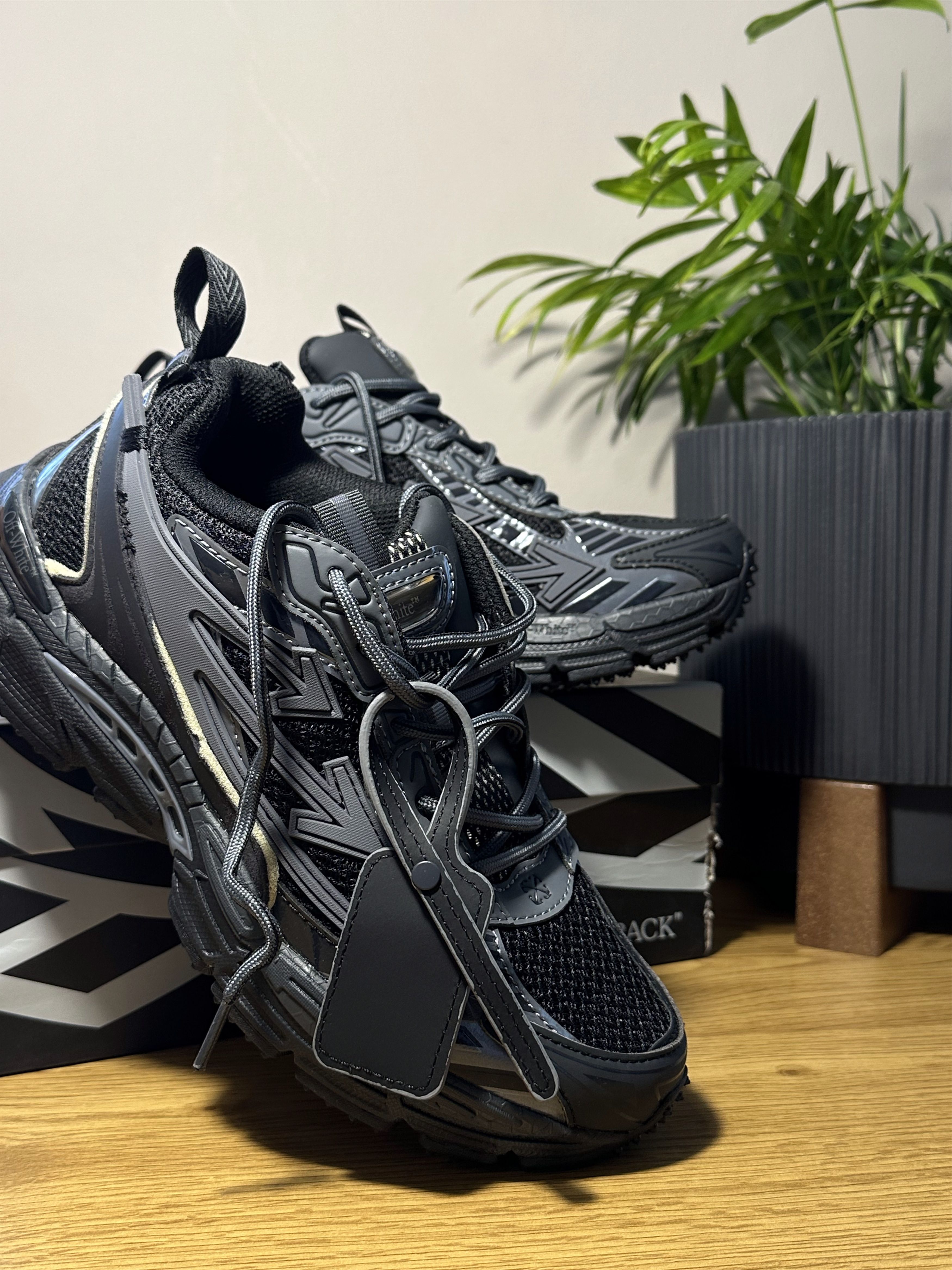 Off-White Be Right Back *Black* Size US 8 / EU 41 - 1 Thumbnail