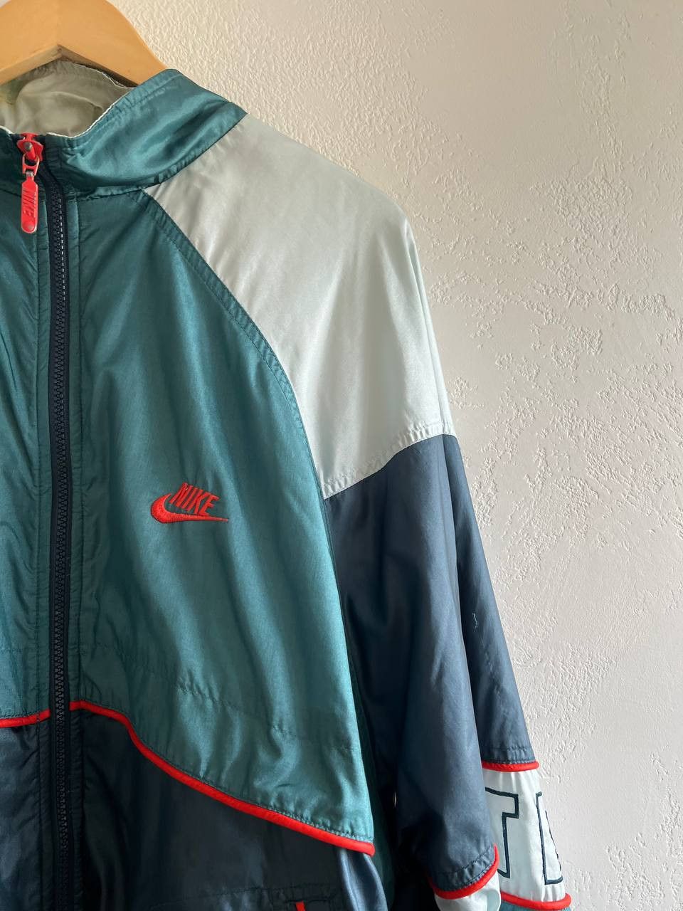 Nike Vintage Nike Just Do It Logo Light Nylon Track Jacket 90S Size US L / EU 52-54 / 3 - 9 Thumbnail