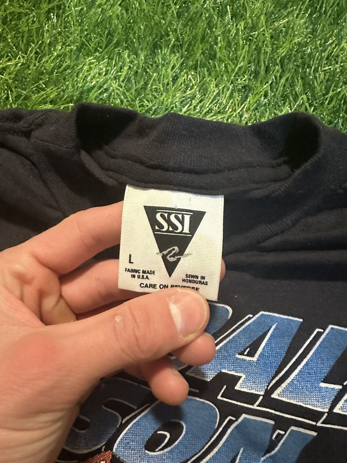 Vintage Vintage Football Season 1991 Nightmares Tee Shirt Size Large Size US L / EU 52-54 / 3 - 4 Thumbnail
