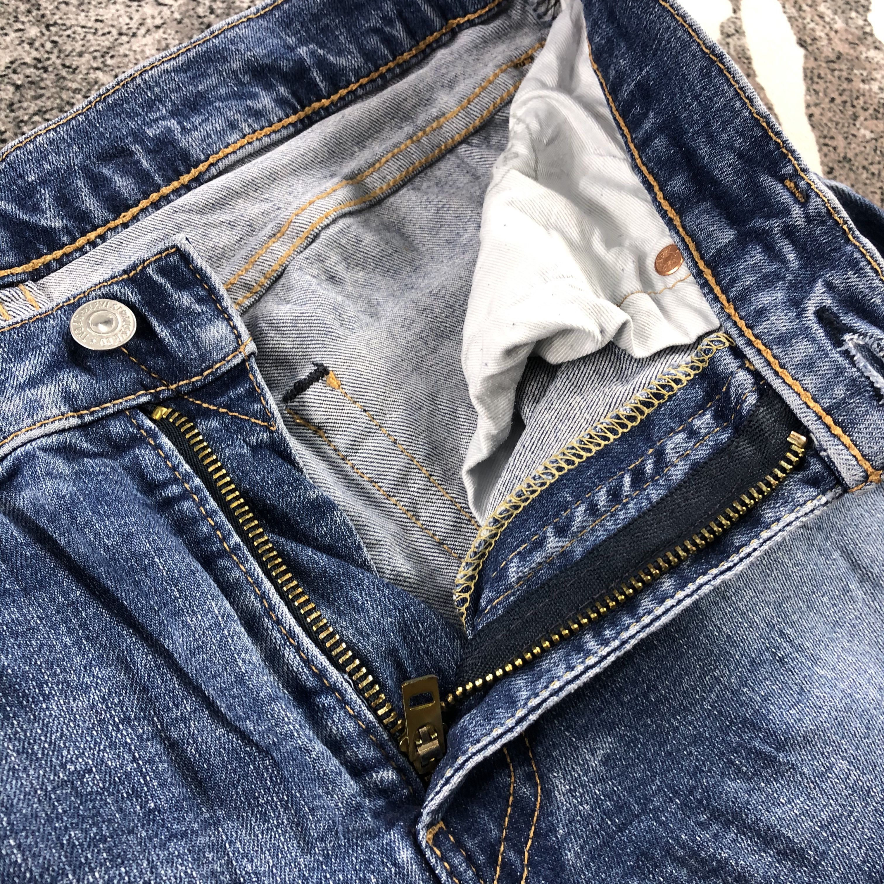 Levi's Vintage Levis 512 Jeans Blue Wash Denim KJ874 Size US 32 / EU 48 - 9 Thumbnail