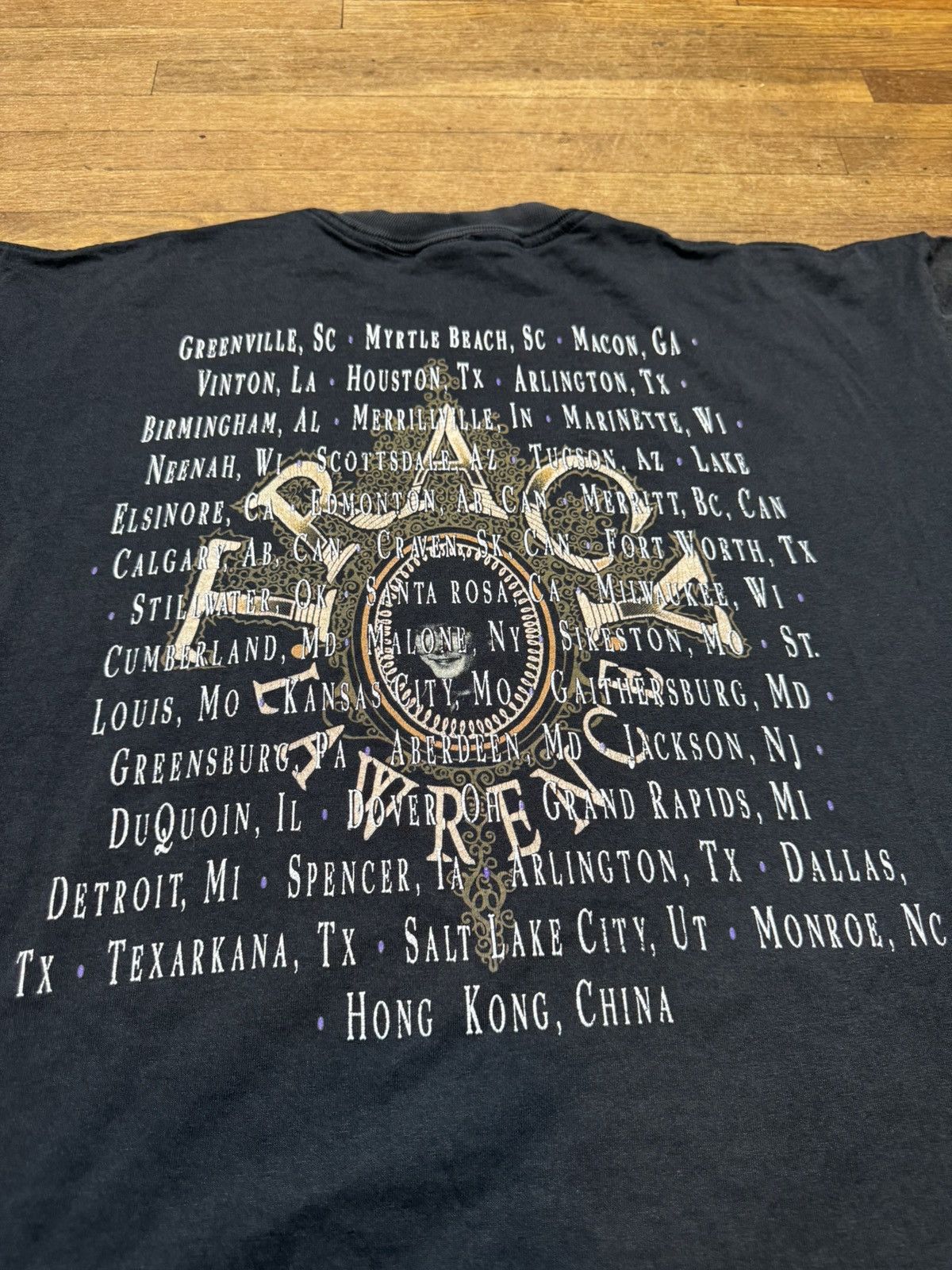 Vintage Vintage Tracy Lawrence T Shirt 1993 Size US XL / EU 56 / 4 - 8 Thumbnail