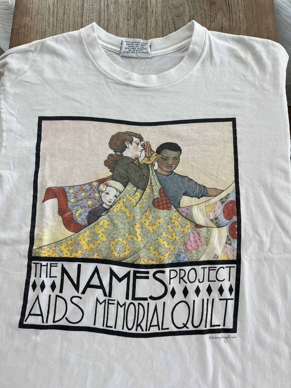 Vintage Vtg90 The NAMES Project AIDS Memorial Quilt Mary Engelbreit Size US L / EU 52-54 / 3 - 3 Thumbnail