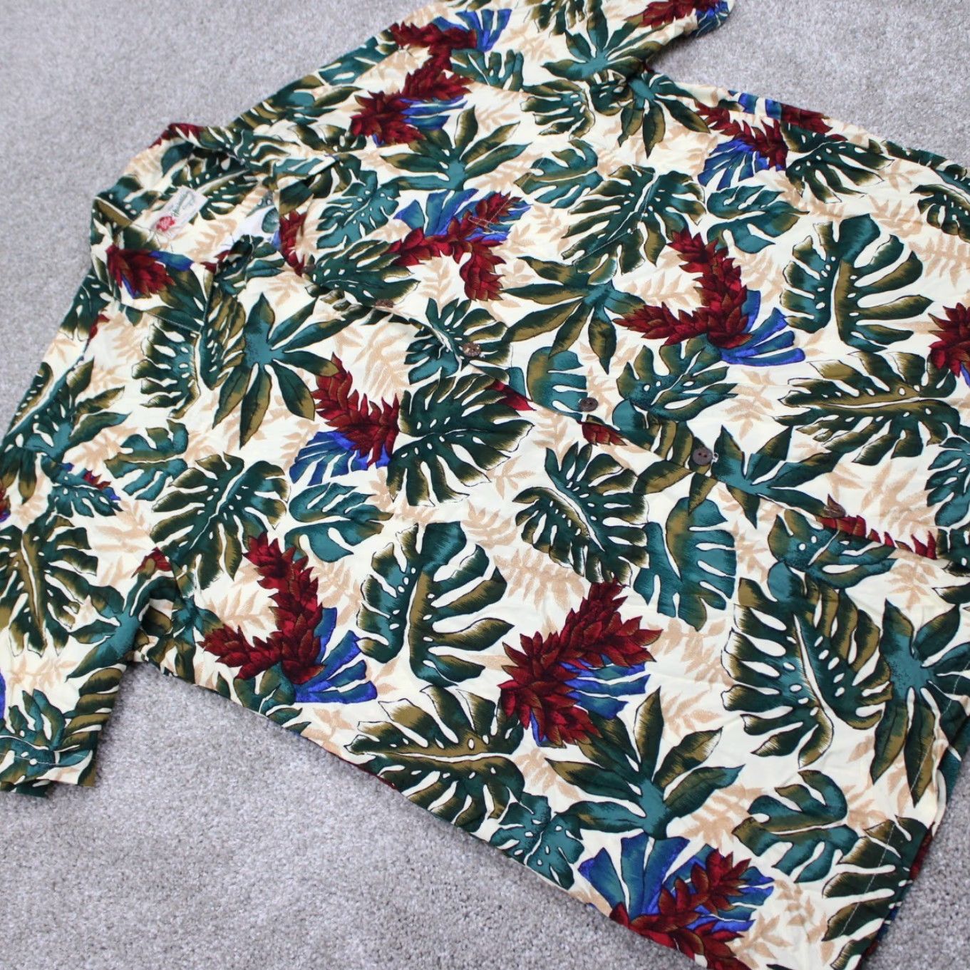 Hilo Hattie Hilo Hattie Shirt Mens 2XL Floral Rayon Button-Up Short Sleeve Green Tan Red Core Casual Hawaiian Size US XXL / EU 58 / 5 - 6 Thumbnail