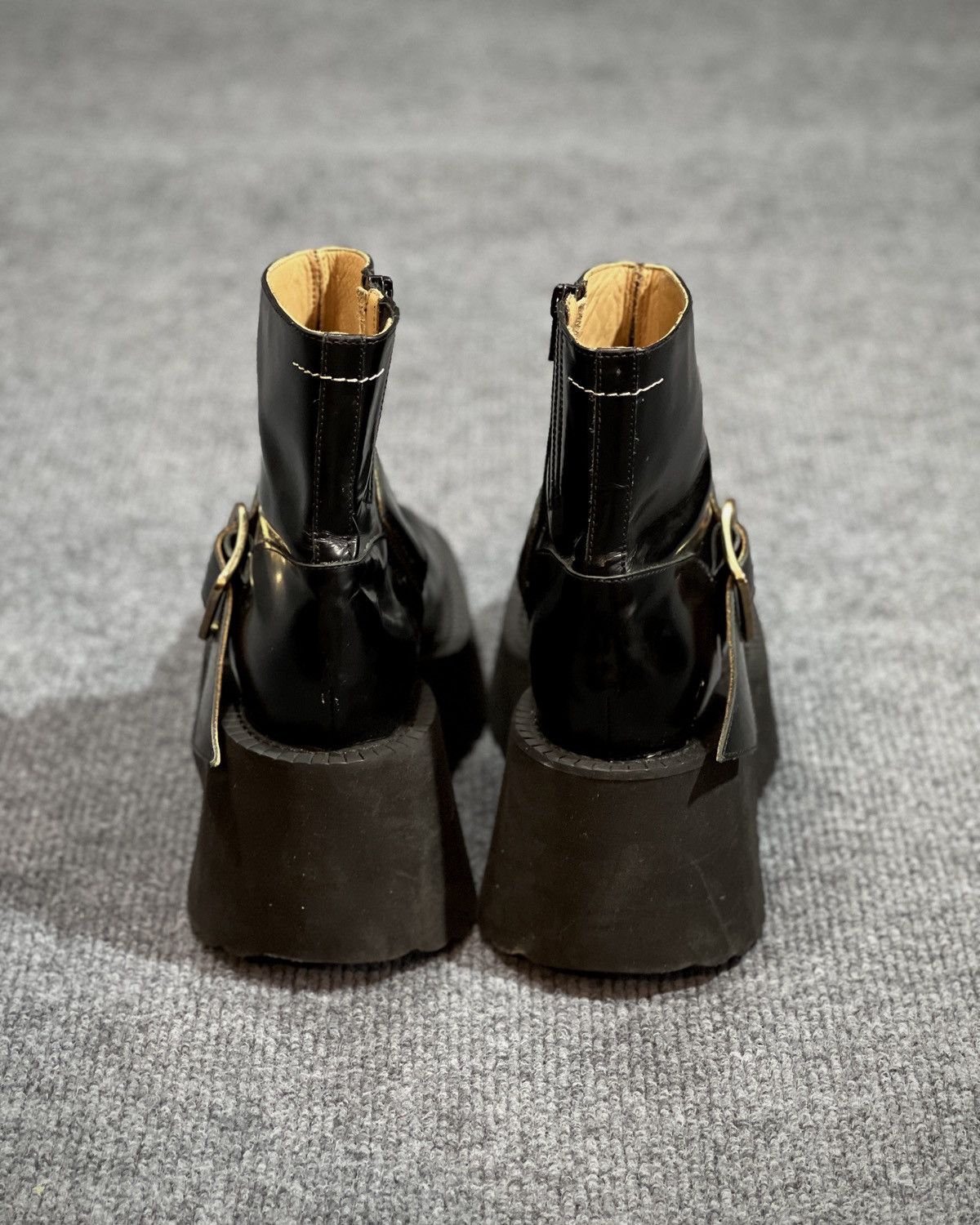Maison Margiela MM6 MAISON MARGIELA BLACK PLATFORM ANKLE BOOT Size US 7 / IT 37 - 7 Thumbnail