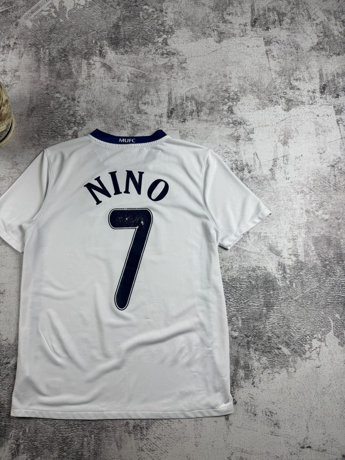 Nike Vintage Manchester United 2008/2010 White Soccer Football T Shirt Jersey Kit Size US S / EU 44-46 / 1 - 14 Thumbnail