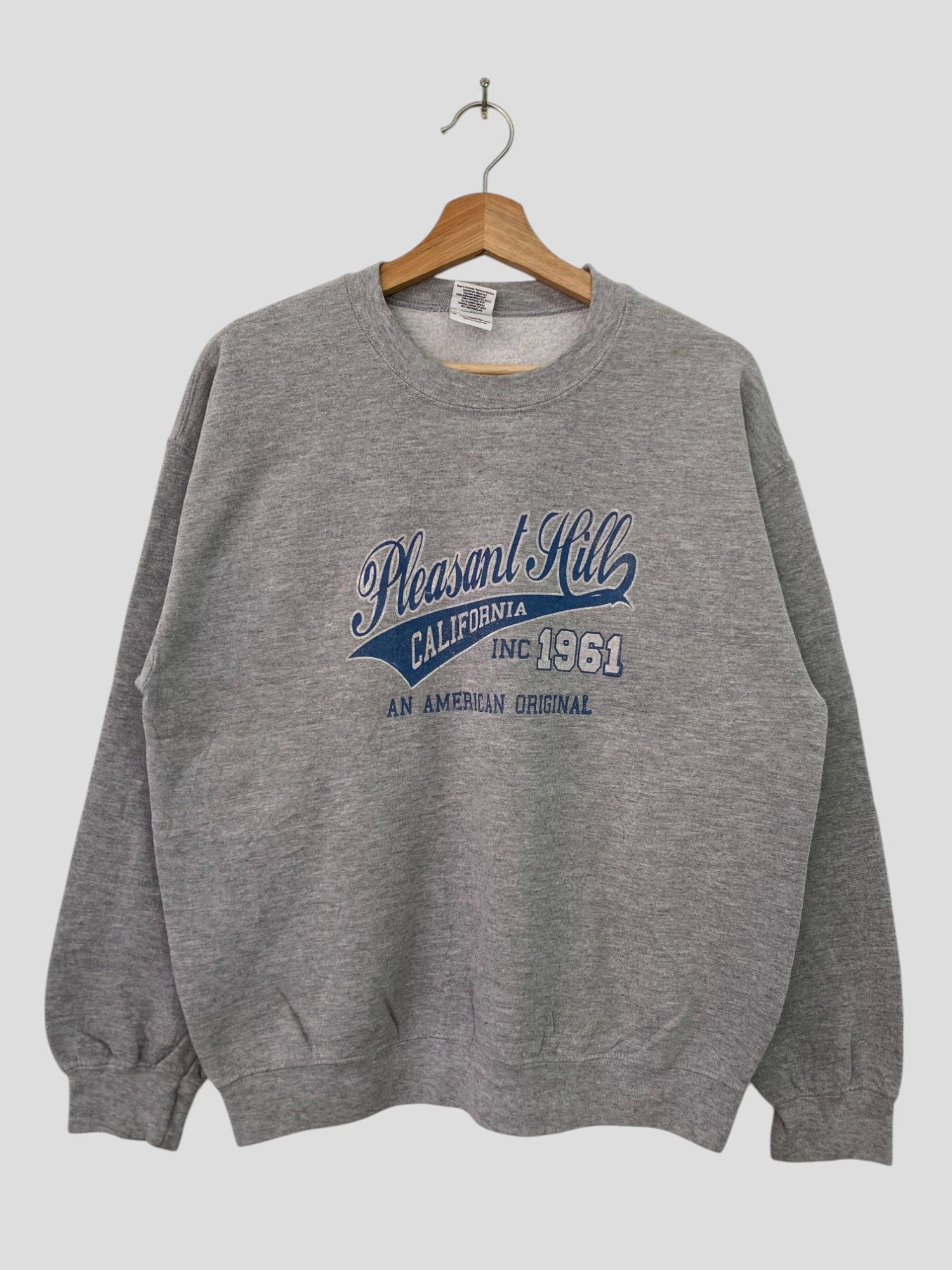 Gildan Pleasant Hill California INC 1961 Grey Sweatshirt M Size Size US M / EU 48-50 / 2 - 1 Thumbnail
