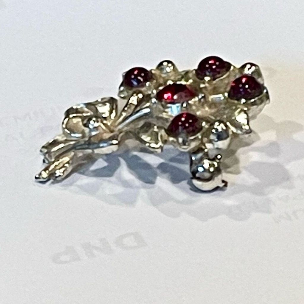 Other Vintage Red Crystal Garnet Glass Floral Bouquet Womens Pin Size ONE SIZE - 4 Thumbnail