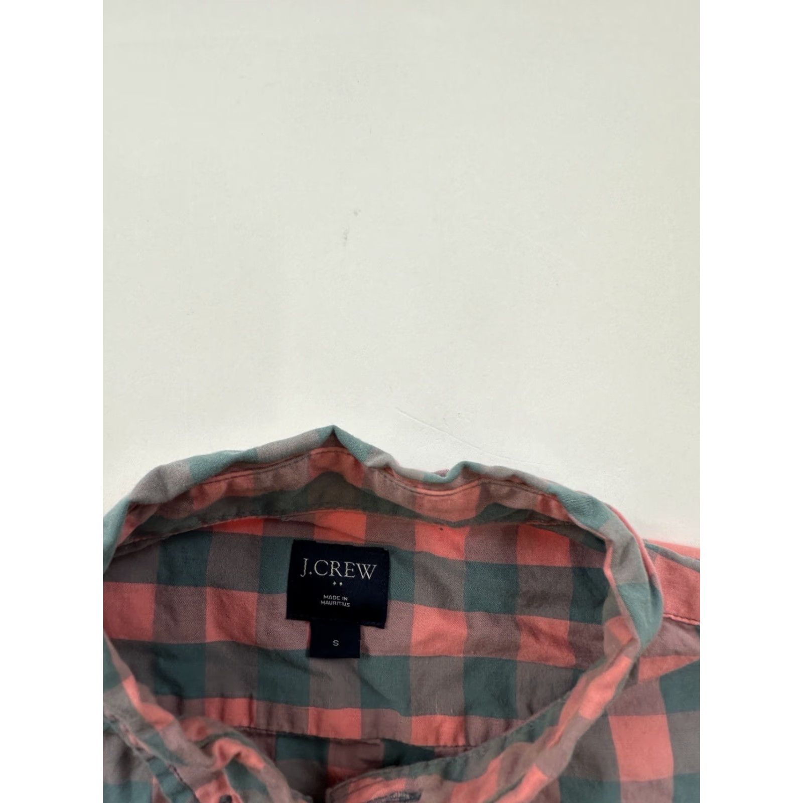 J.Crew J.Crew Shirt Mens Small Pink Gray Gingham Plaid Button Up Long Sleeve Size US S / EU 44-46 / 1 - 4 Thumbnail