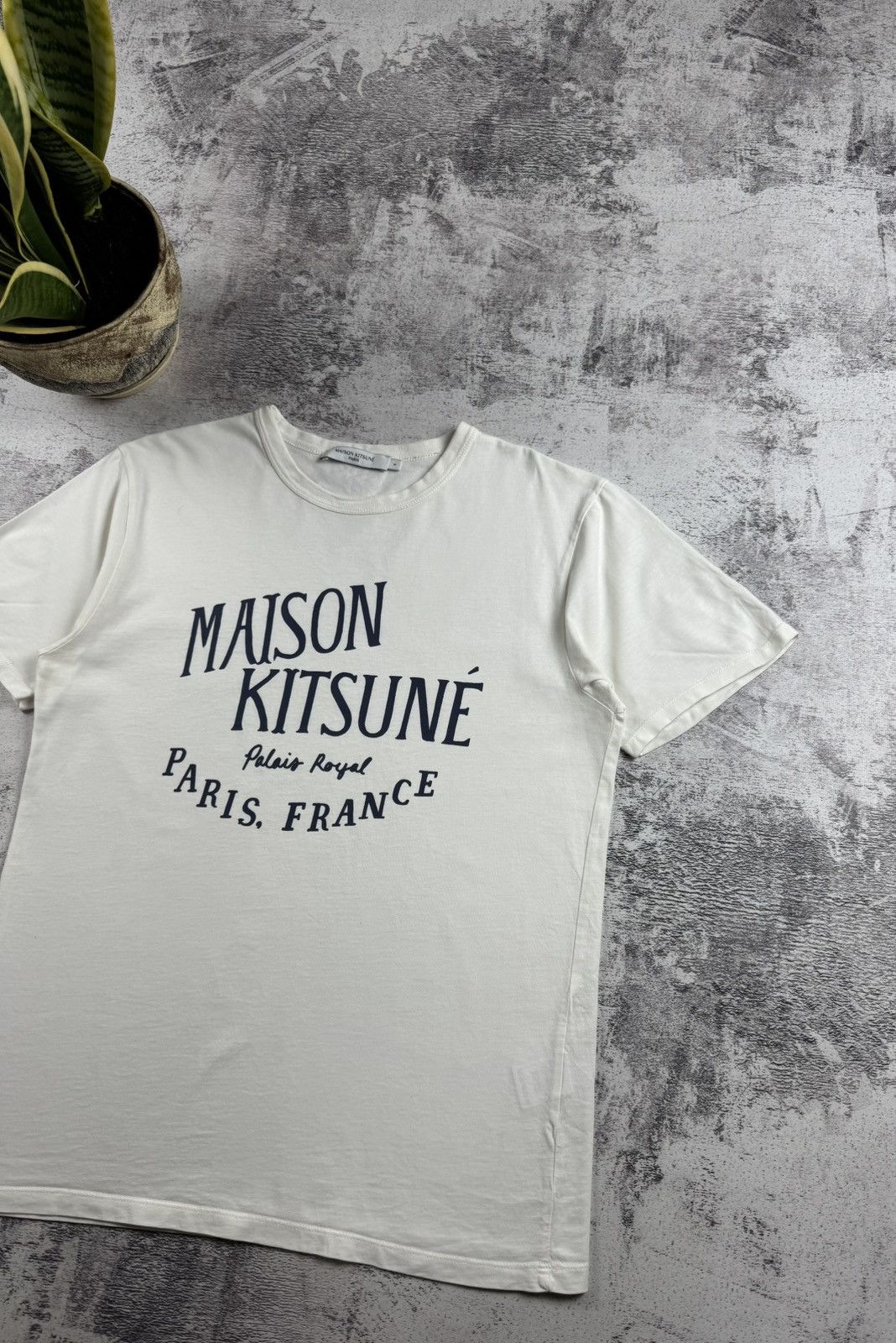 Maison Kitsune Maison Kitsune Paris Palais Royal Classic Graphic T Shirt Tee Size US S / EU 44-46 / 1 - 3 Thumbnail