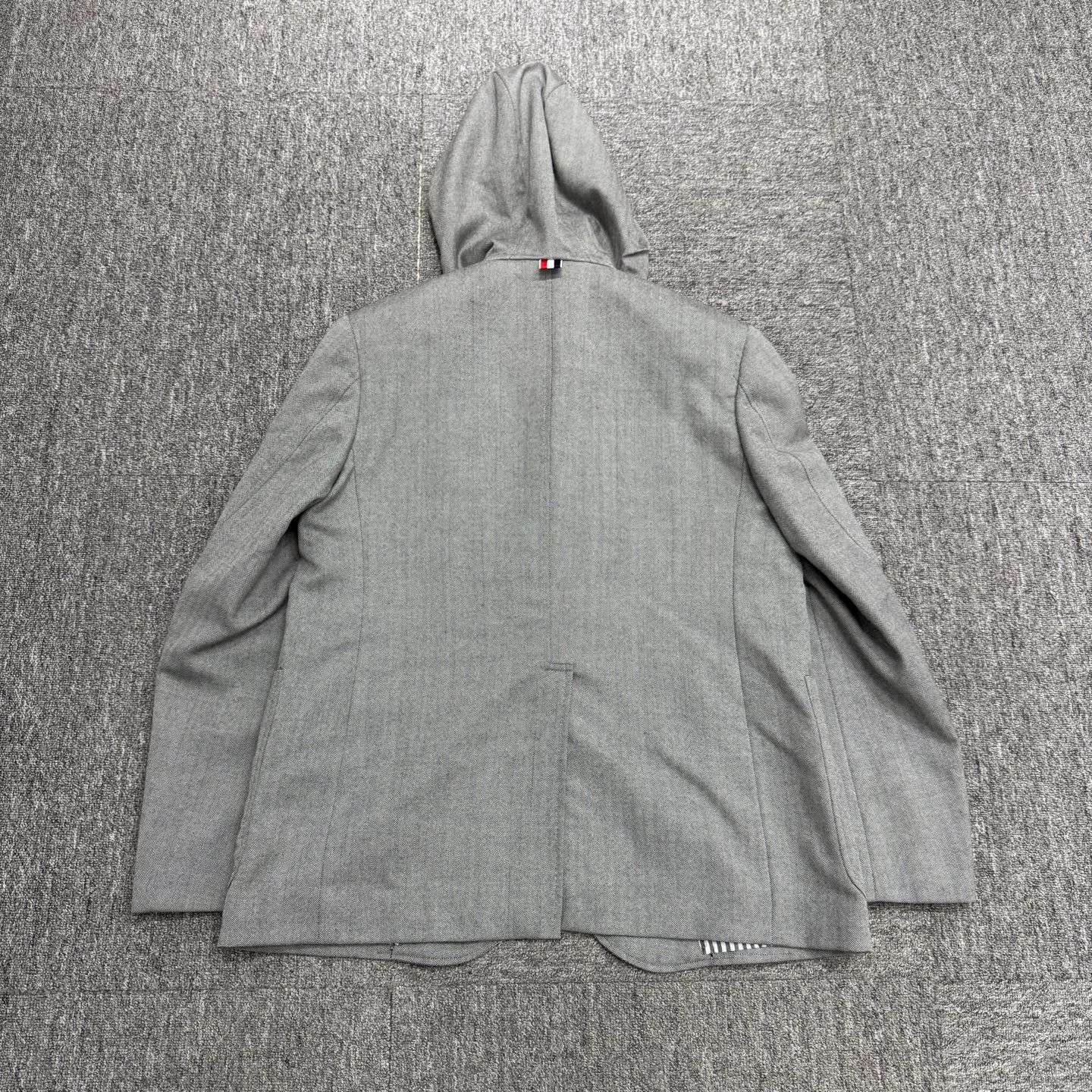 Thom Browne Thom Browne Hooded Wool Blazer 2 (98 New) Size XS / US 0-2 / IT 36-38 - 5 Thumbnail